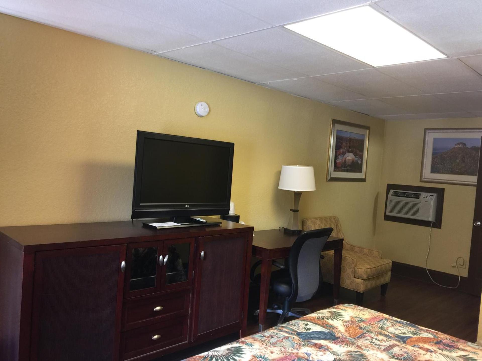 Americas Best Value Inn Stone Mountain Atlanta E photo 4