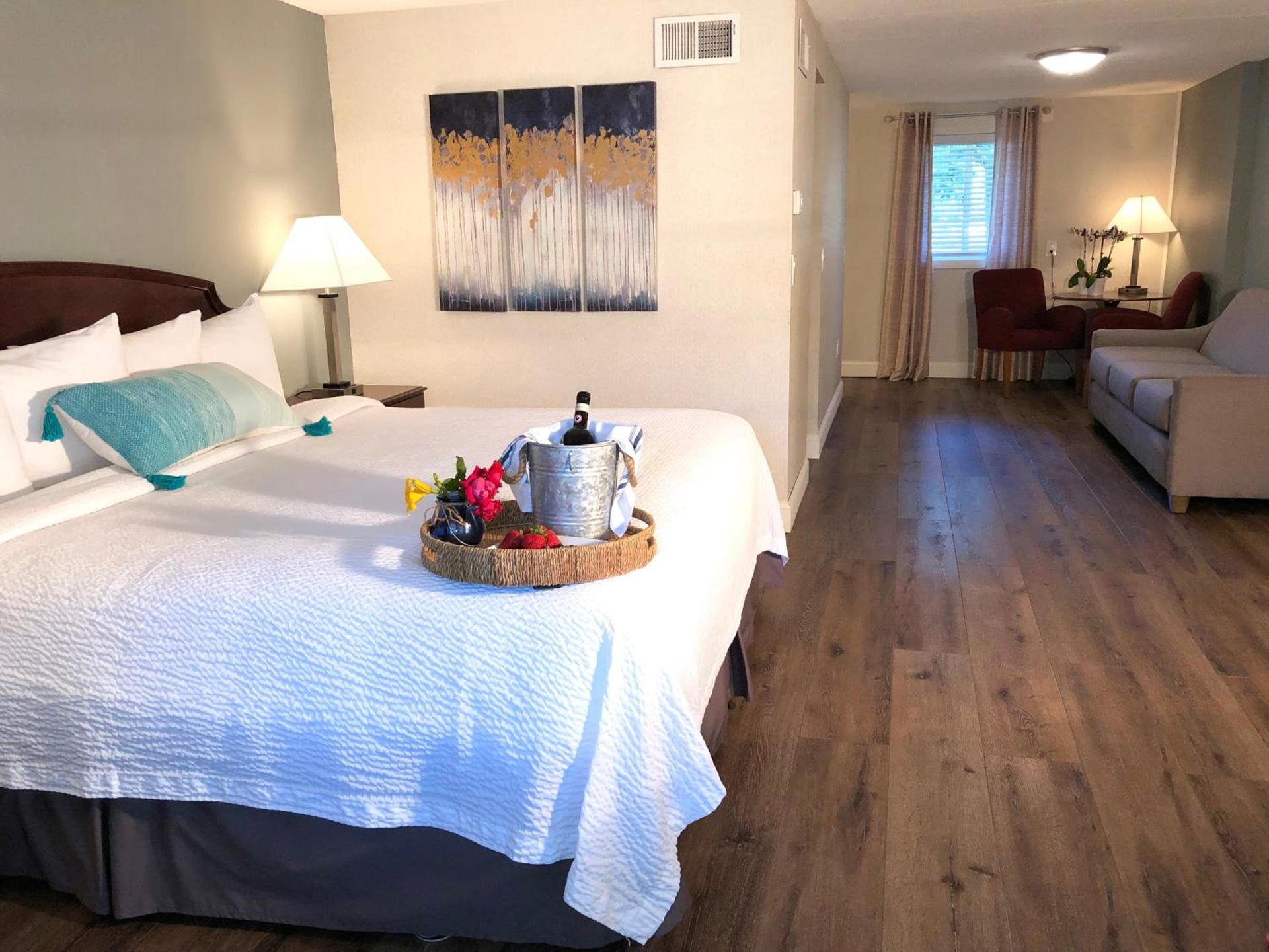 Hyannis Inn photo 75