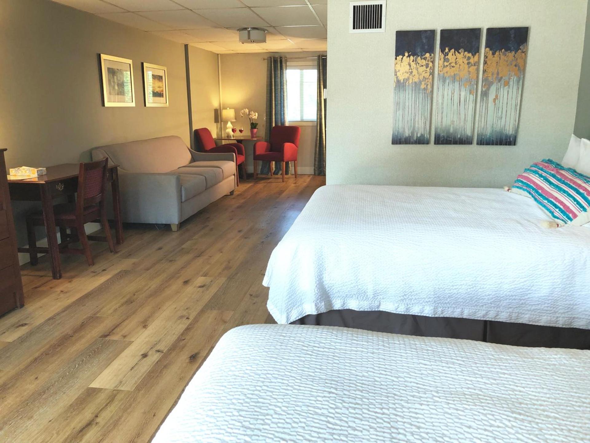 Hyannis Inn photo 4