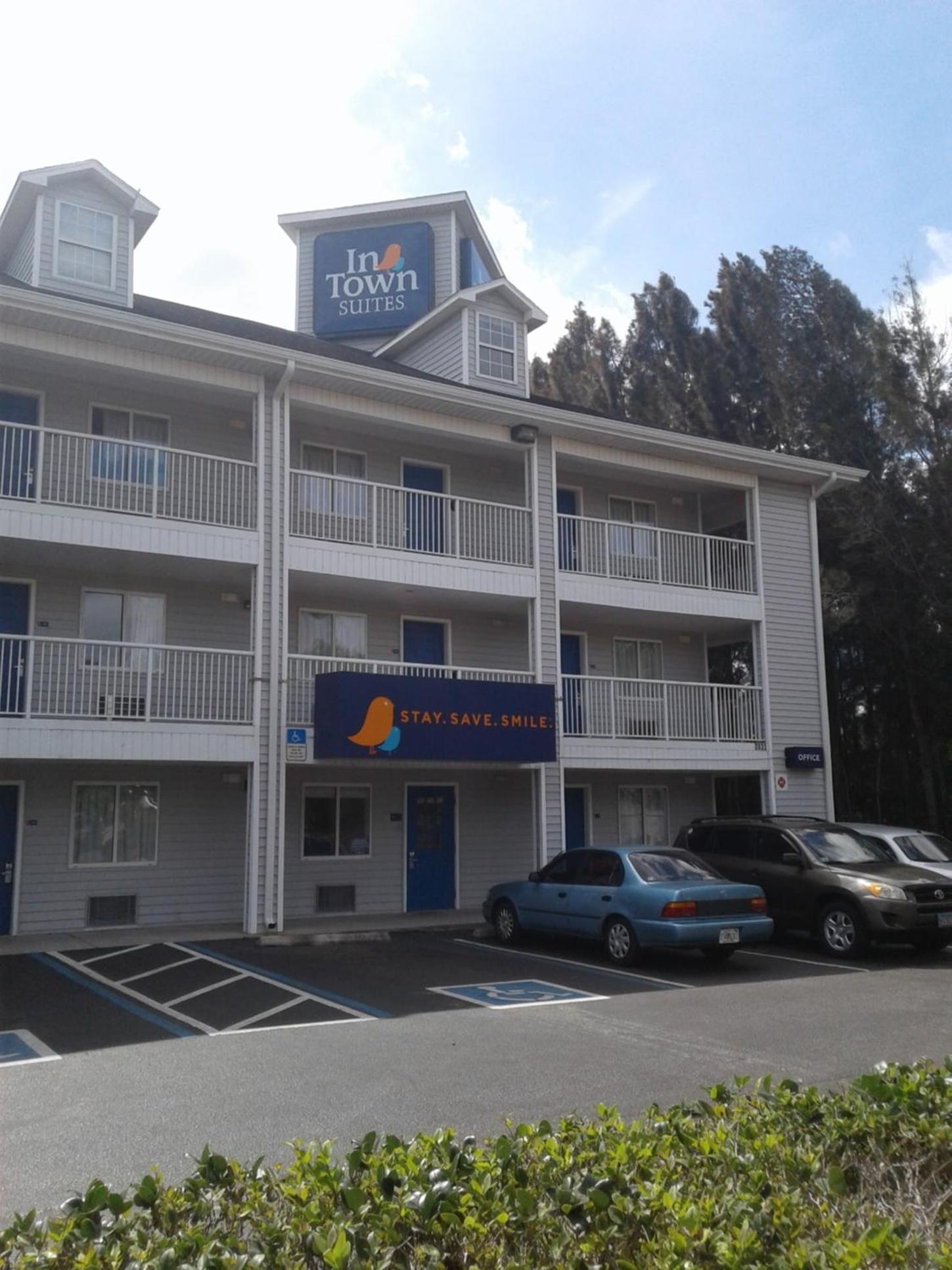 InTown Suites Extended Stay Clearwater FL photo 4