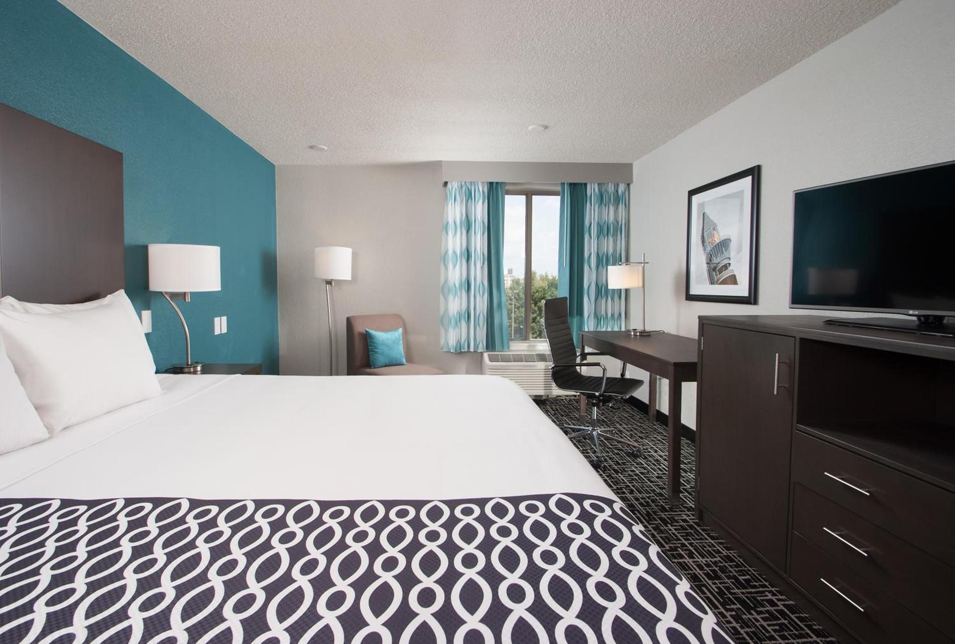 La Quinta by Wyndham Atlanta Airport North photo 71