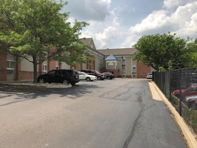 InTown Suites Extended Stay Cincinnati OH - Colerain photo 12
