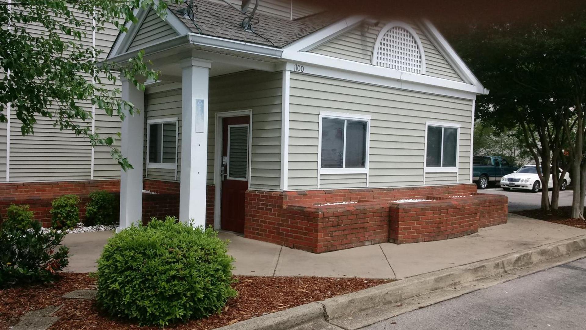 InTown Suites Extended Stay Birmingham AL - Huffman Road photo 2