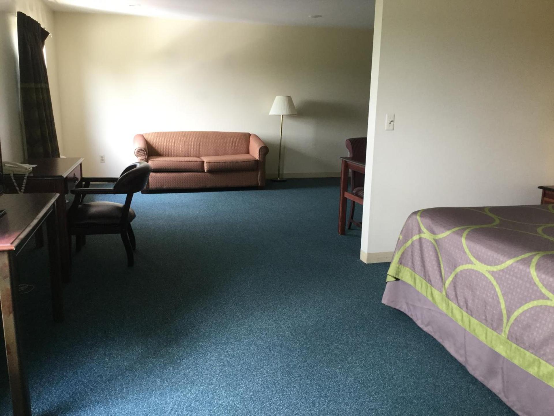 Super 8 by Wyndham Imlay City photo 19