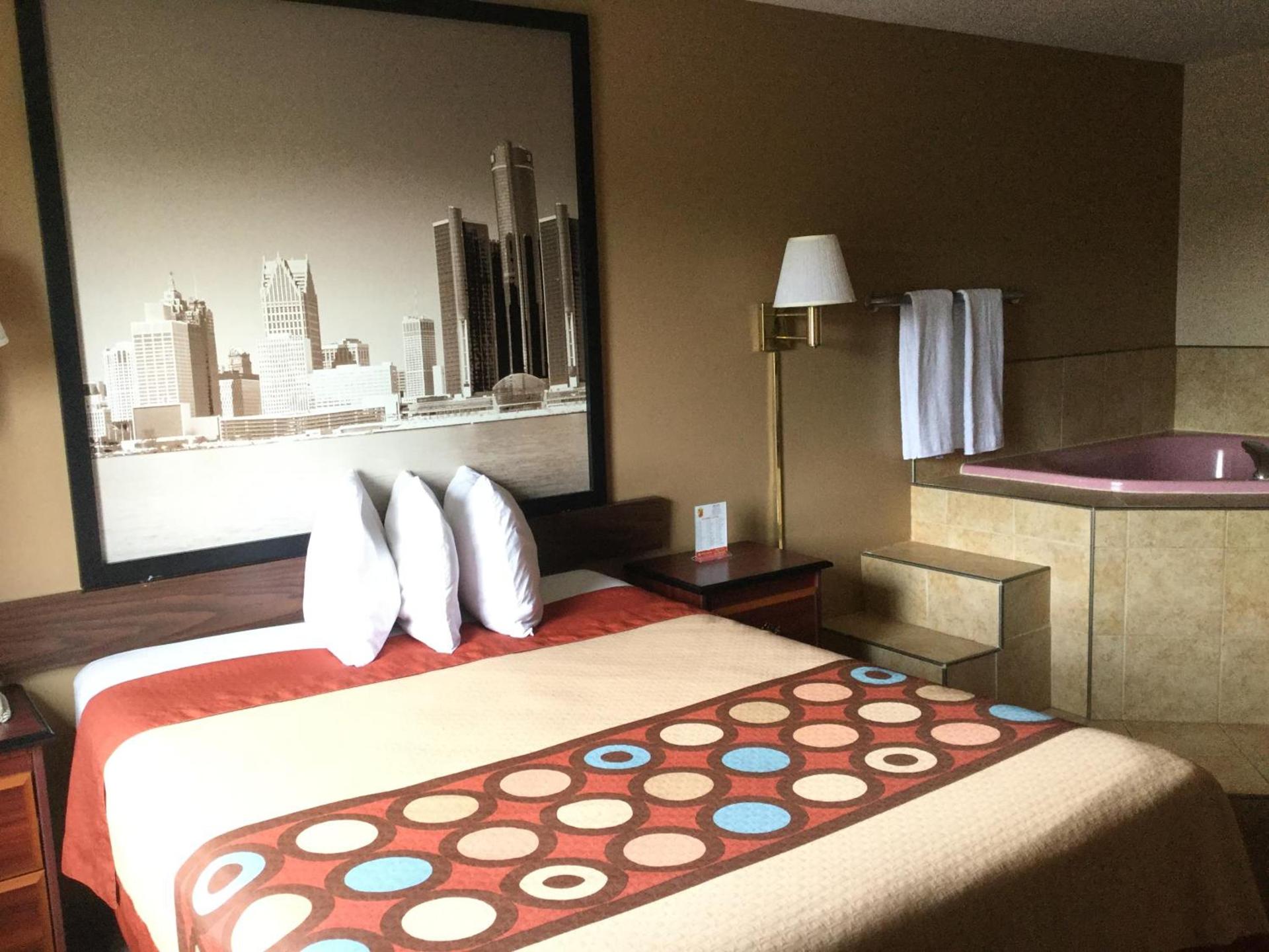 Super 8 by Wyndham Imlay City photo 8