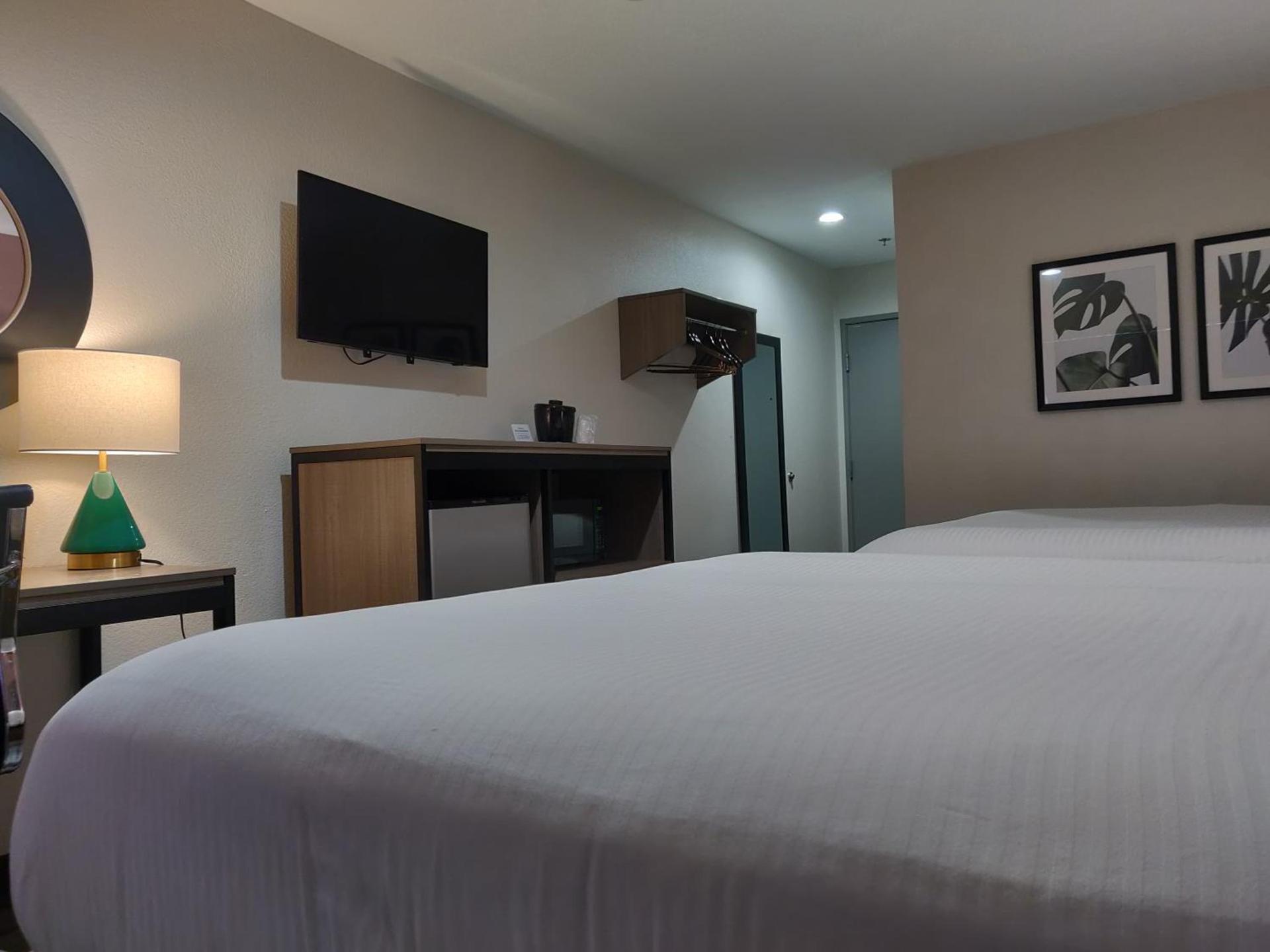 Arya Inn and Suites photo 12