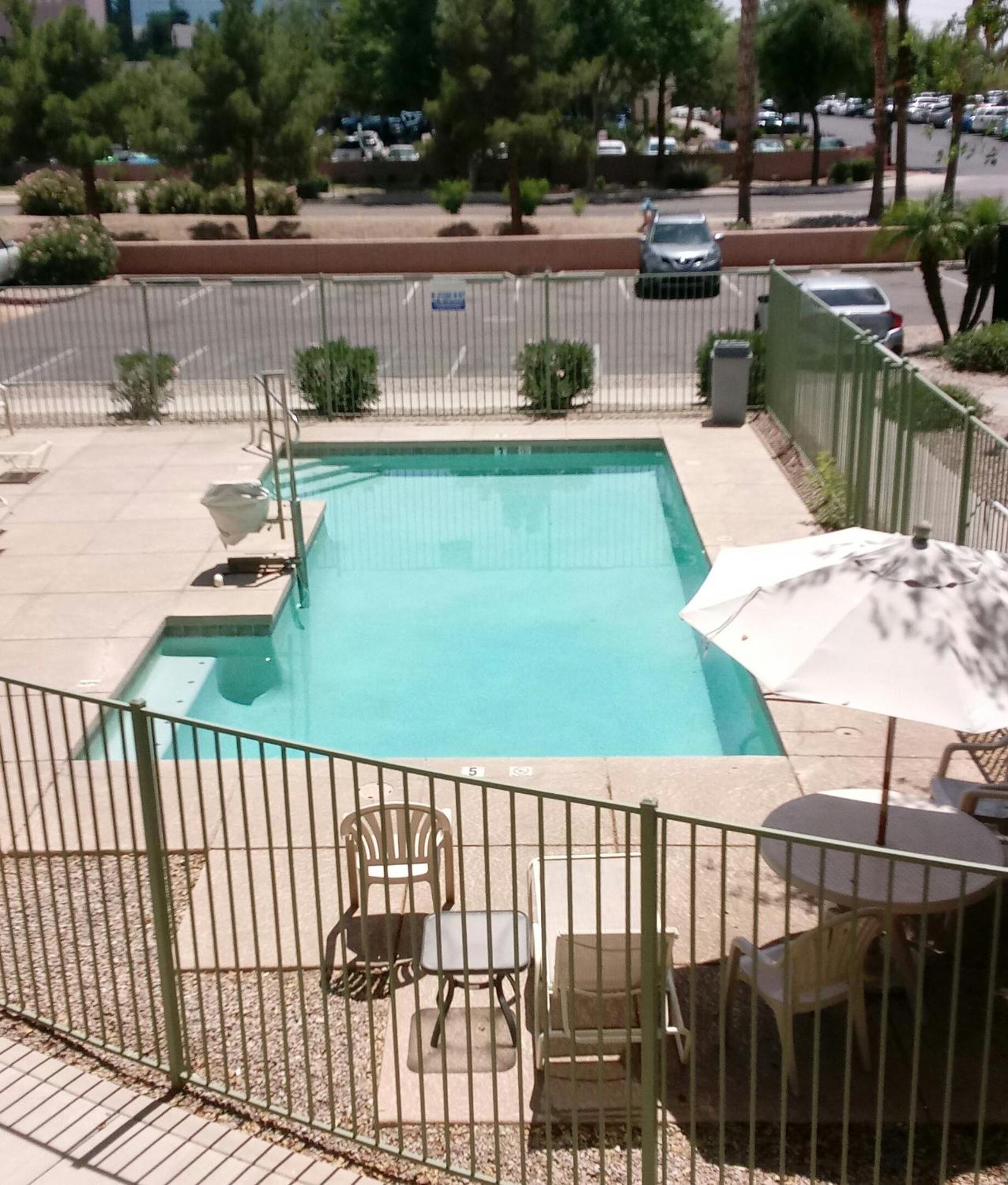 InTown Suites Extended Stay Phoenix AZ - Gilbert photo 3