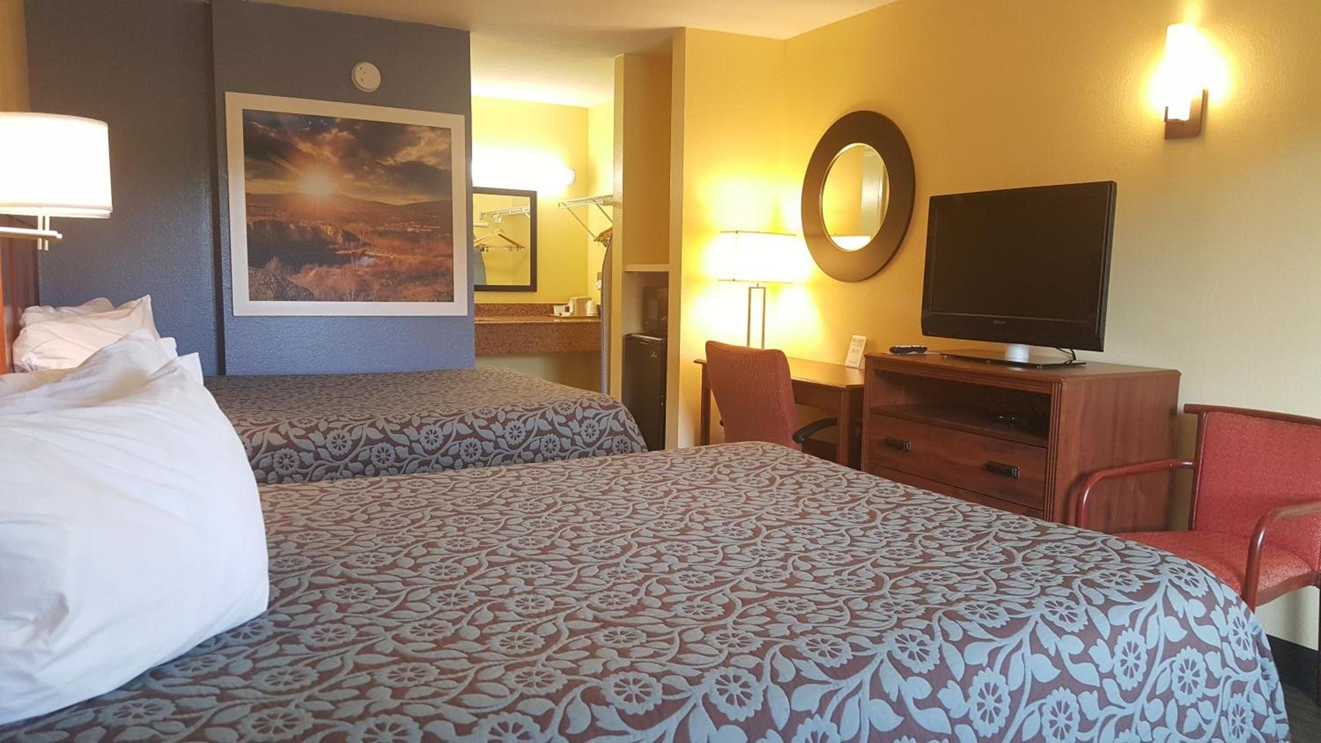 Days Inn by Wyndham Trenton photo 27