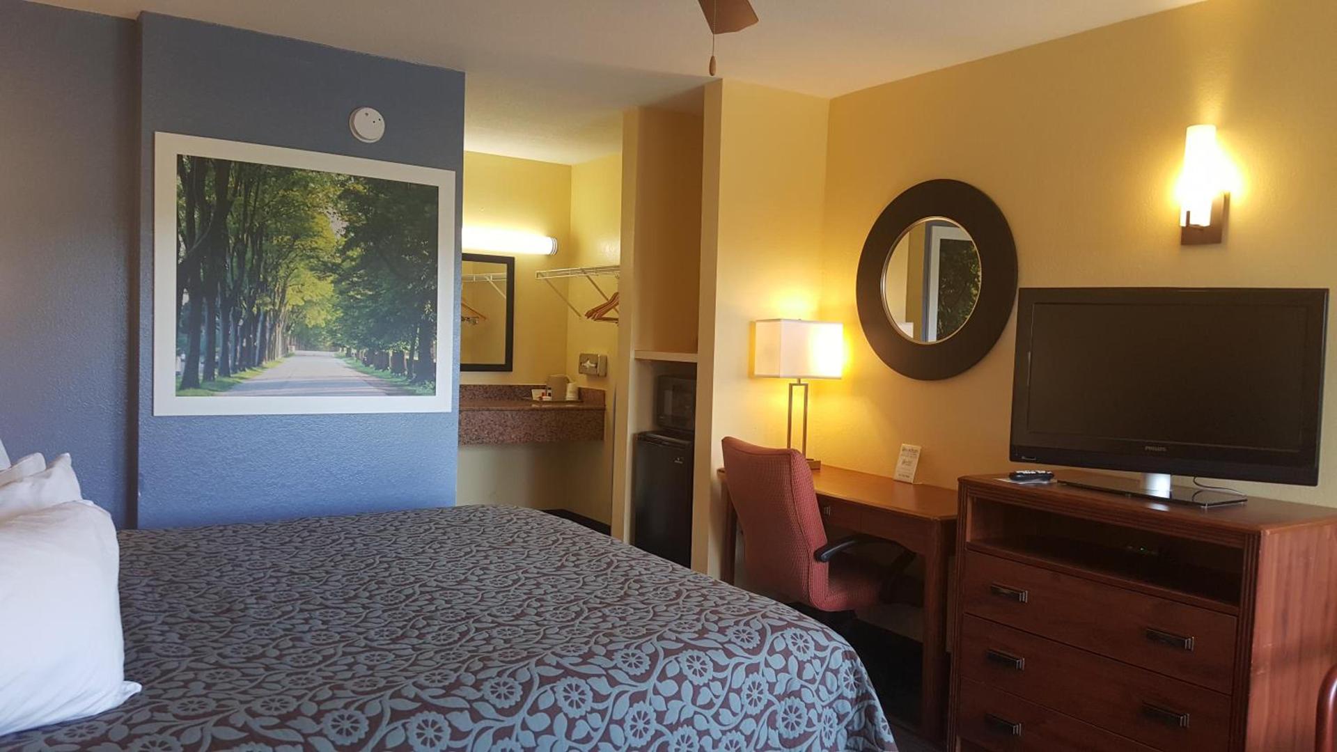 Days Inn by Wyndham Trenton photo 22