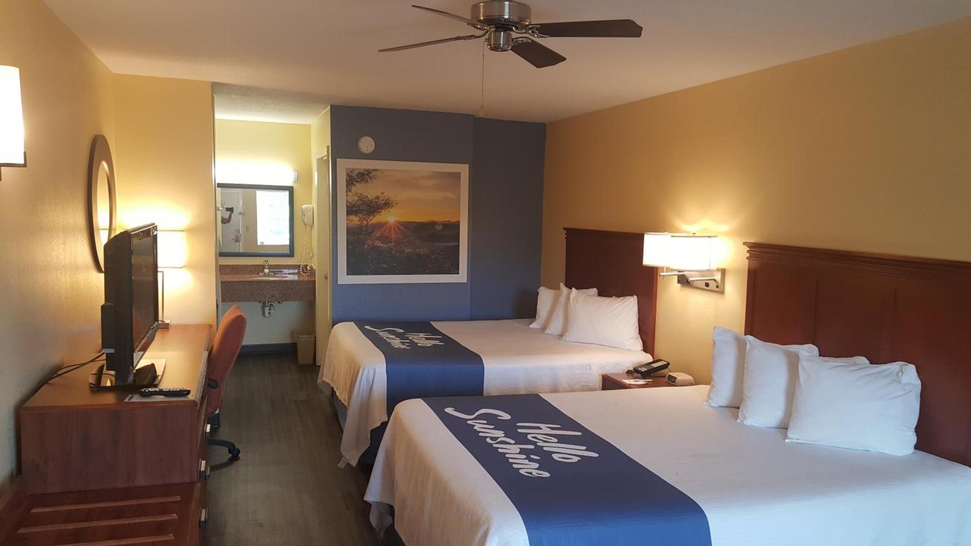 Days Inn by Wyndham Trenton photo 19