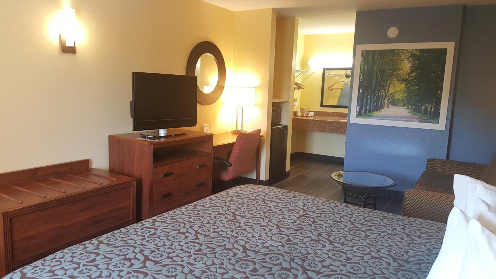 Days Inn by Wyndham Trenton photo 18