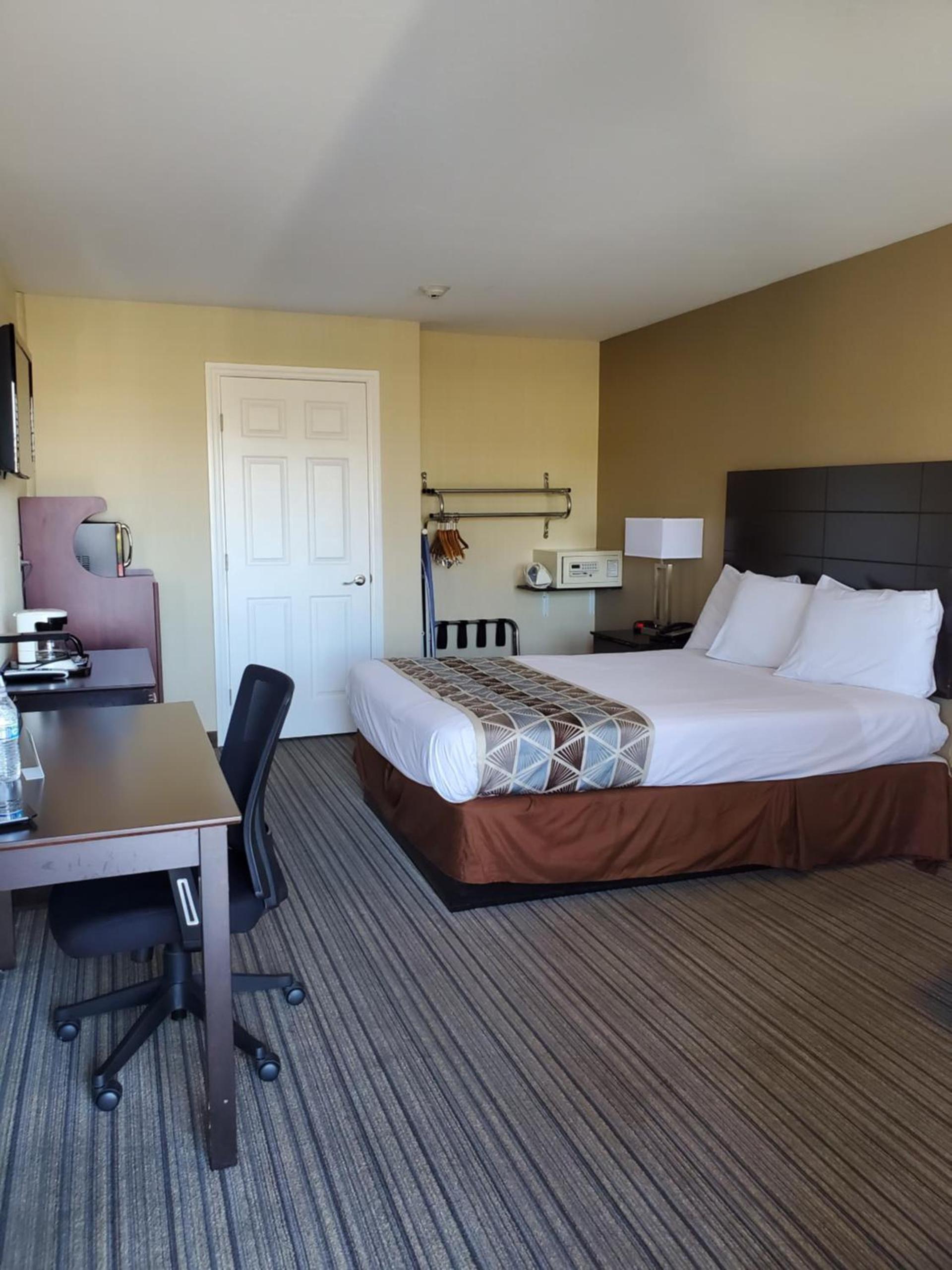 Good Living Inn photo 8