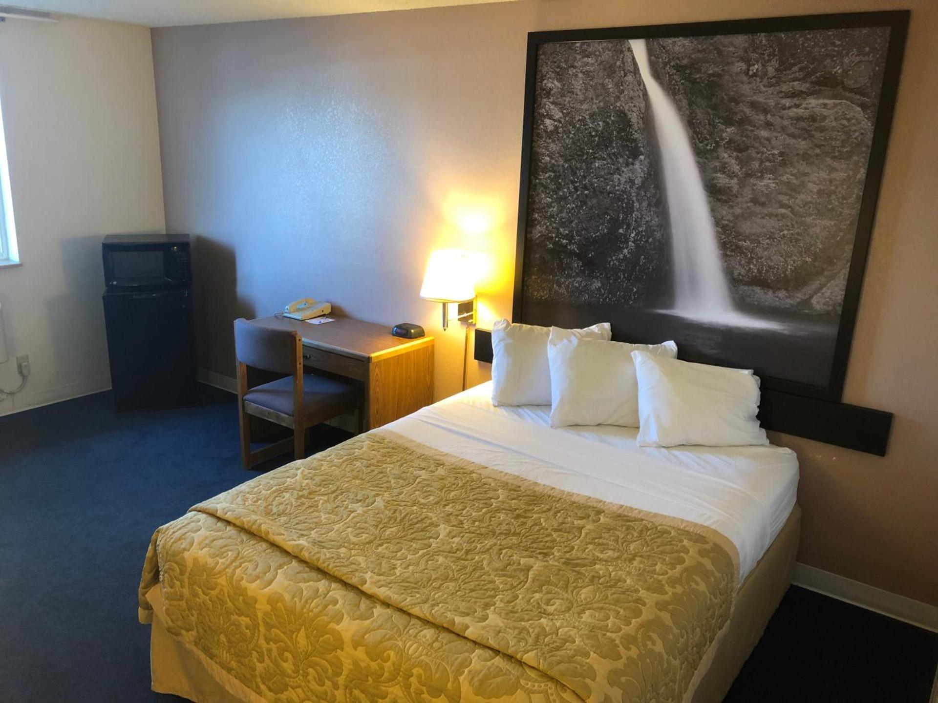 Super 8 by Wyndham Pendleton photo 35