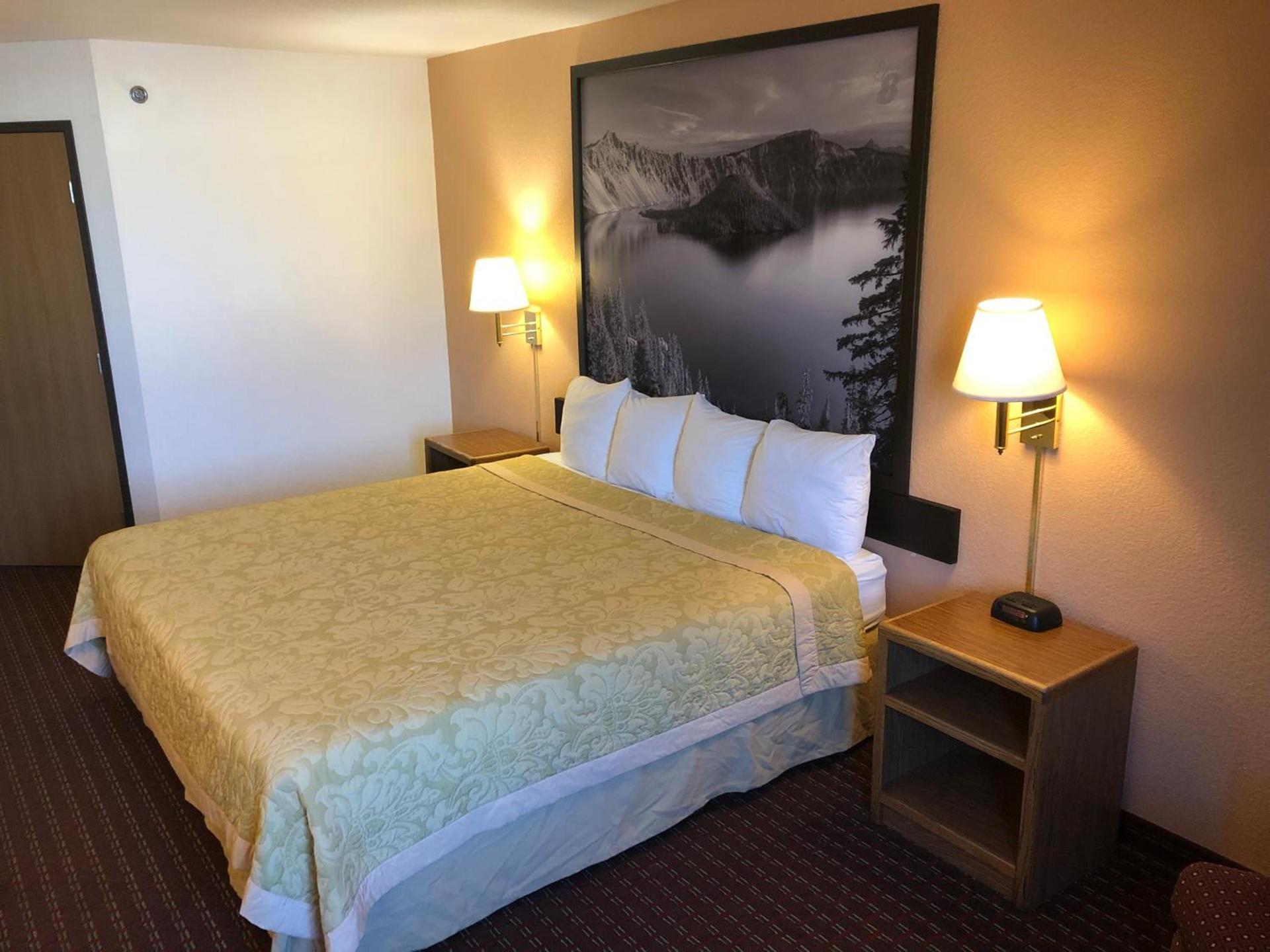 Super 8 by Wyndham The Dalles OR photo 36