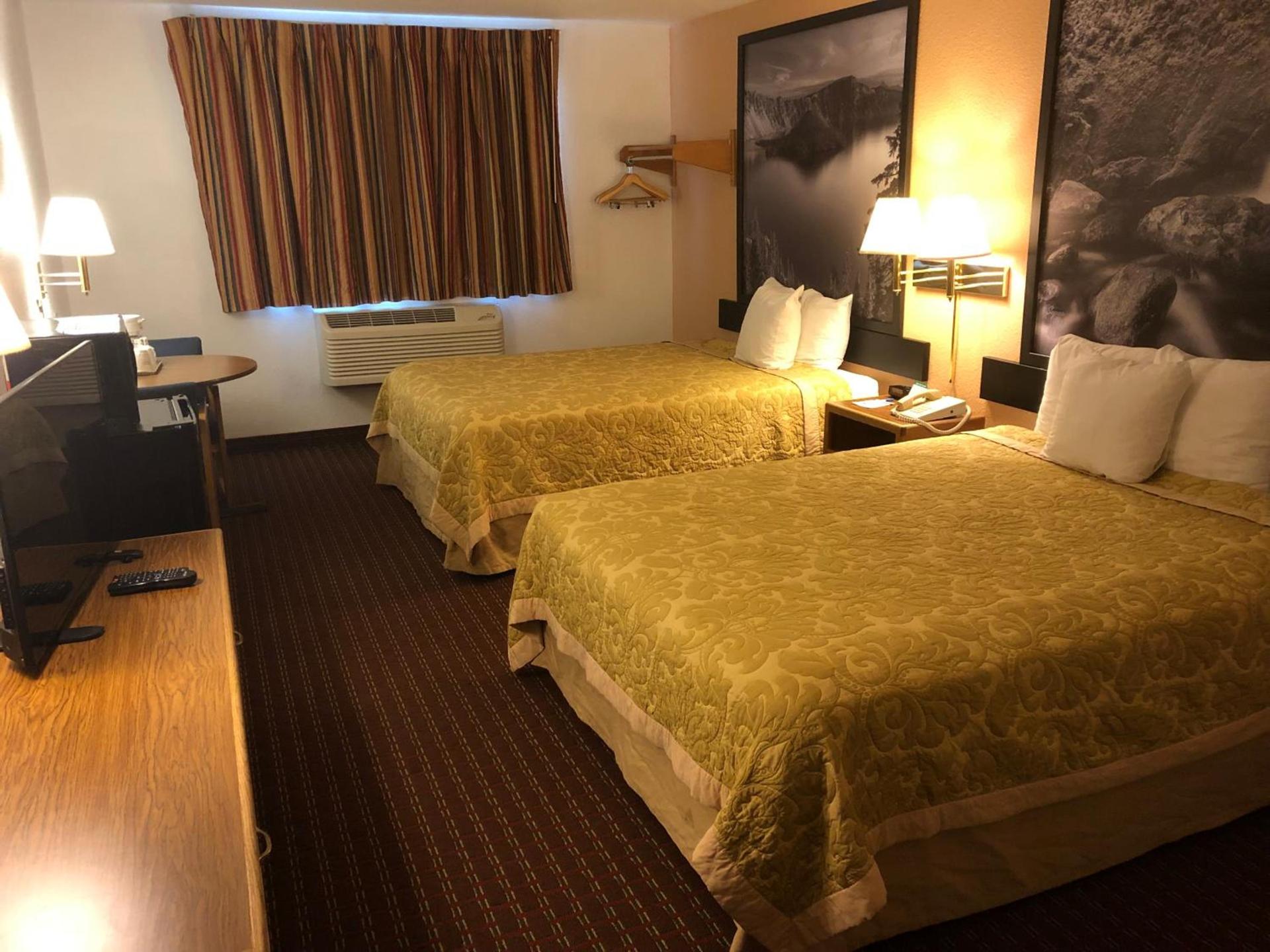 Super 8 by Wyndham The Dalles OR photo 39