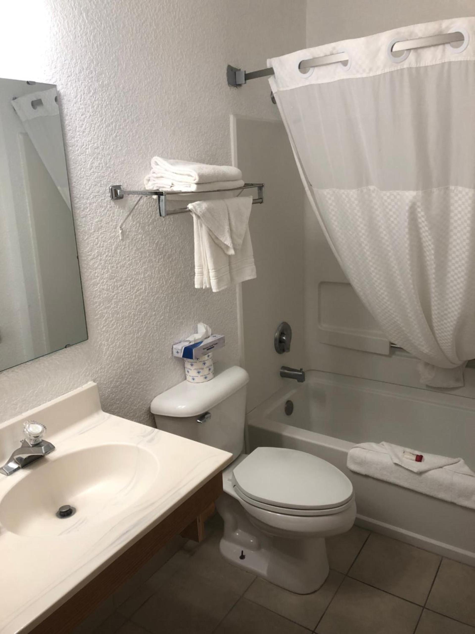 Super 8 by Wyndham The Dalles OR photo 52