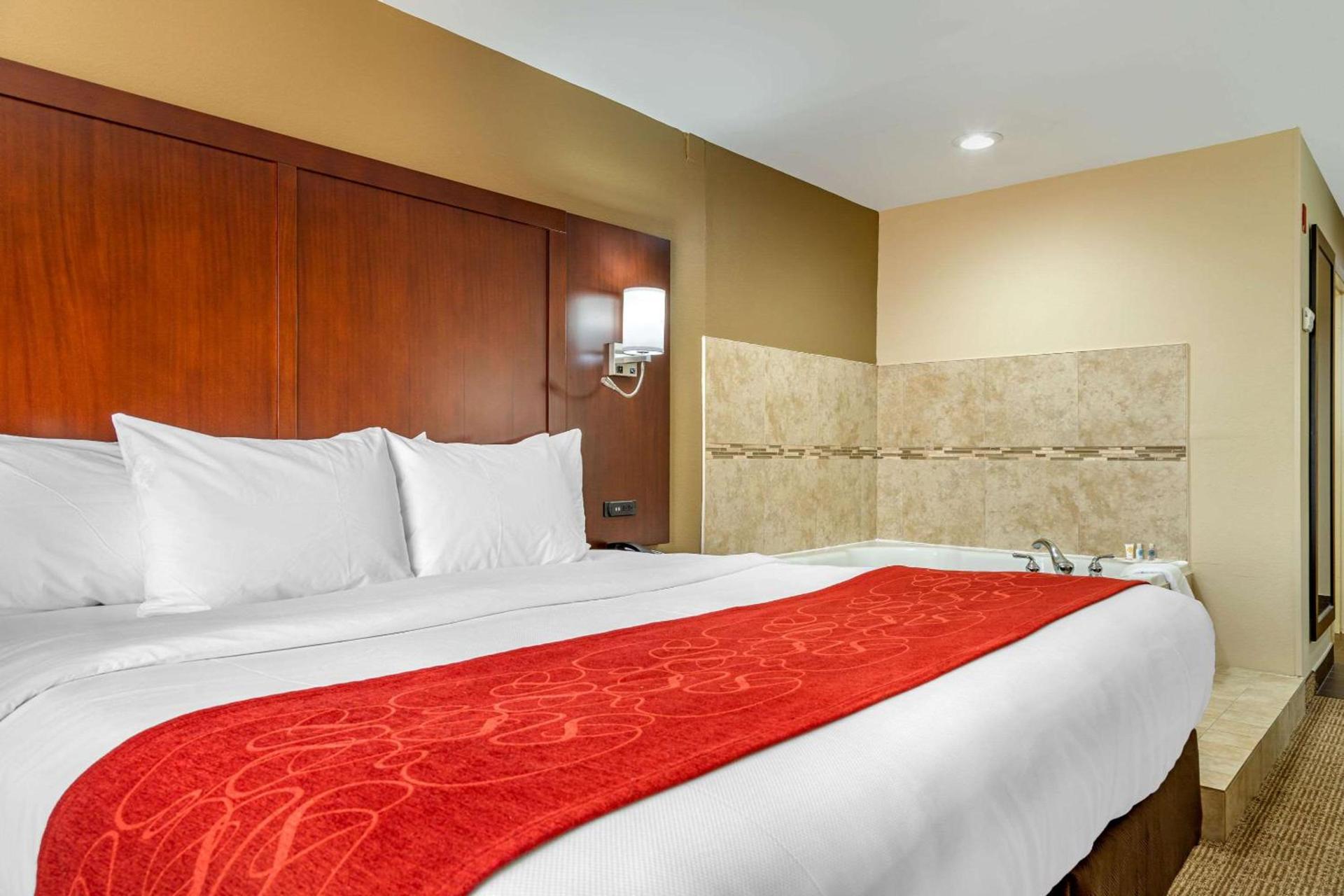 Comfort Suites Savannah Gateway I-95 photo 16