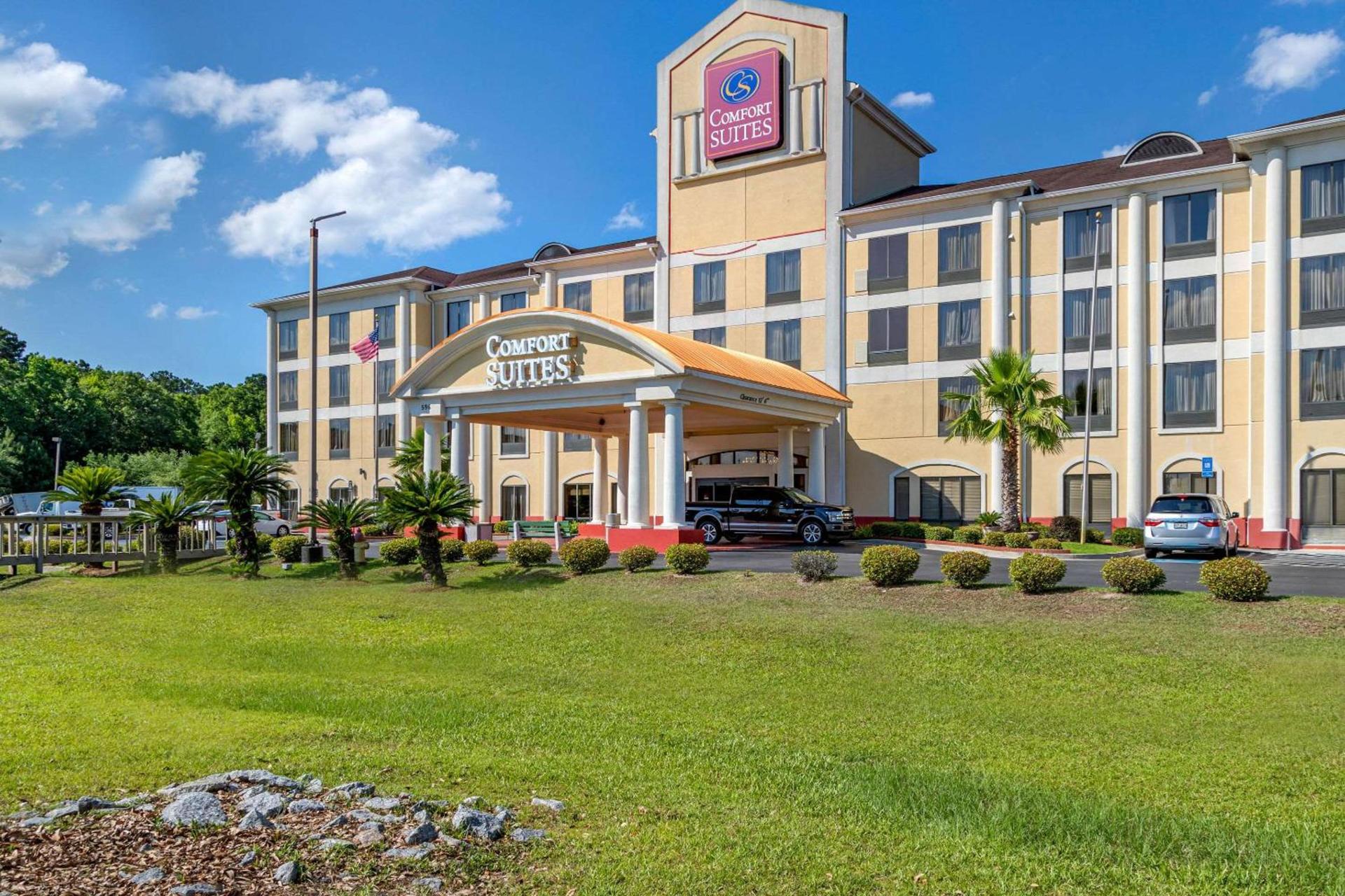 Comfort Suites Savannah Gateway I-95 photo 1