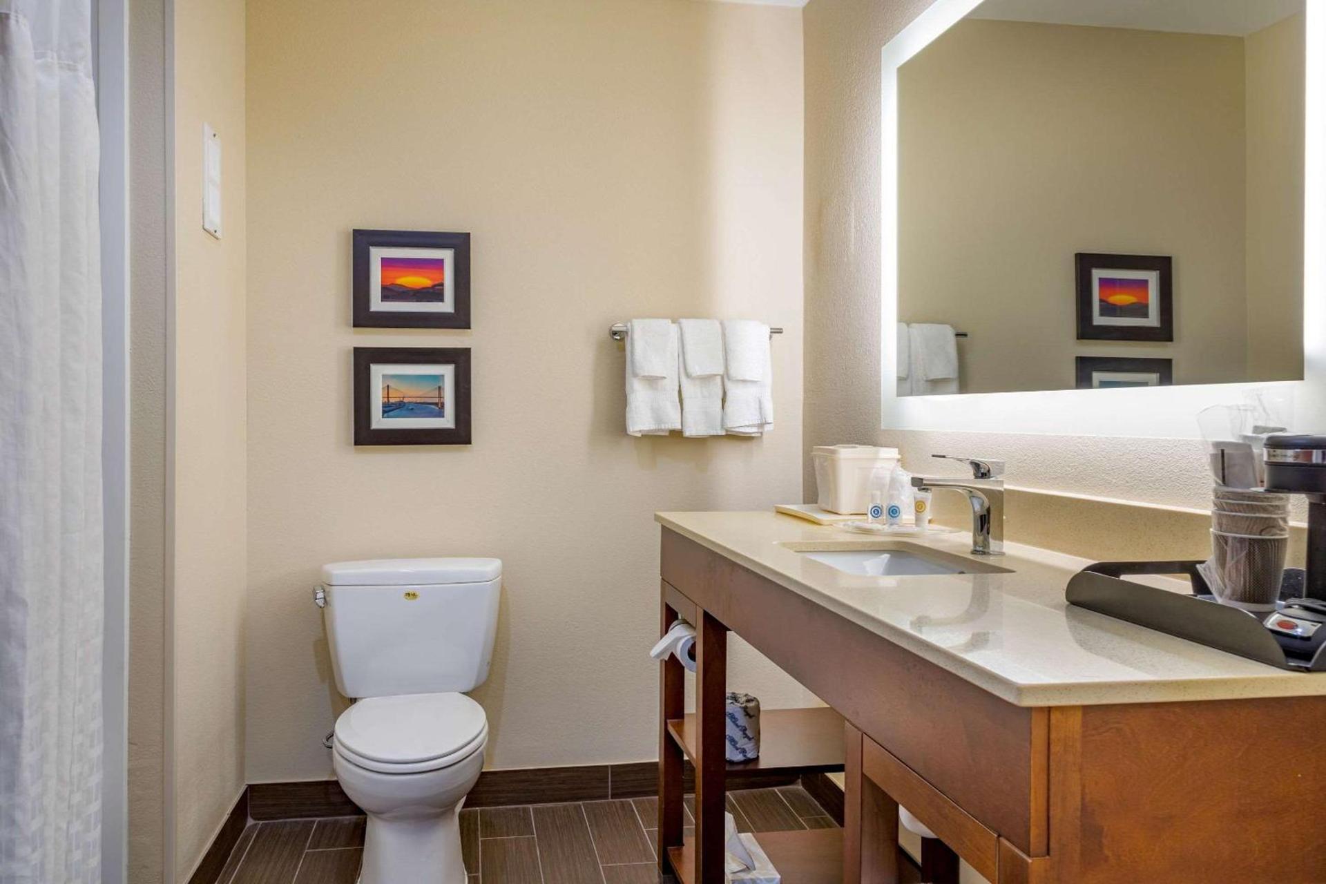 Comfort Suites Savannah Gateway I-95 photo 31