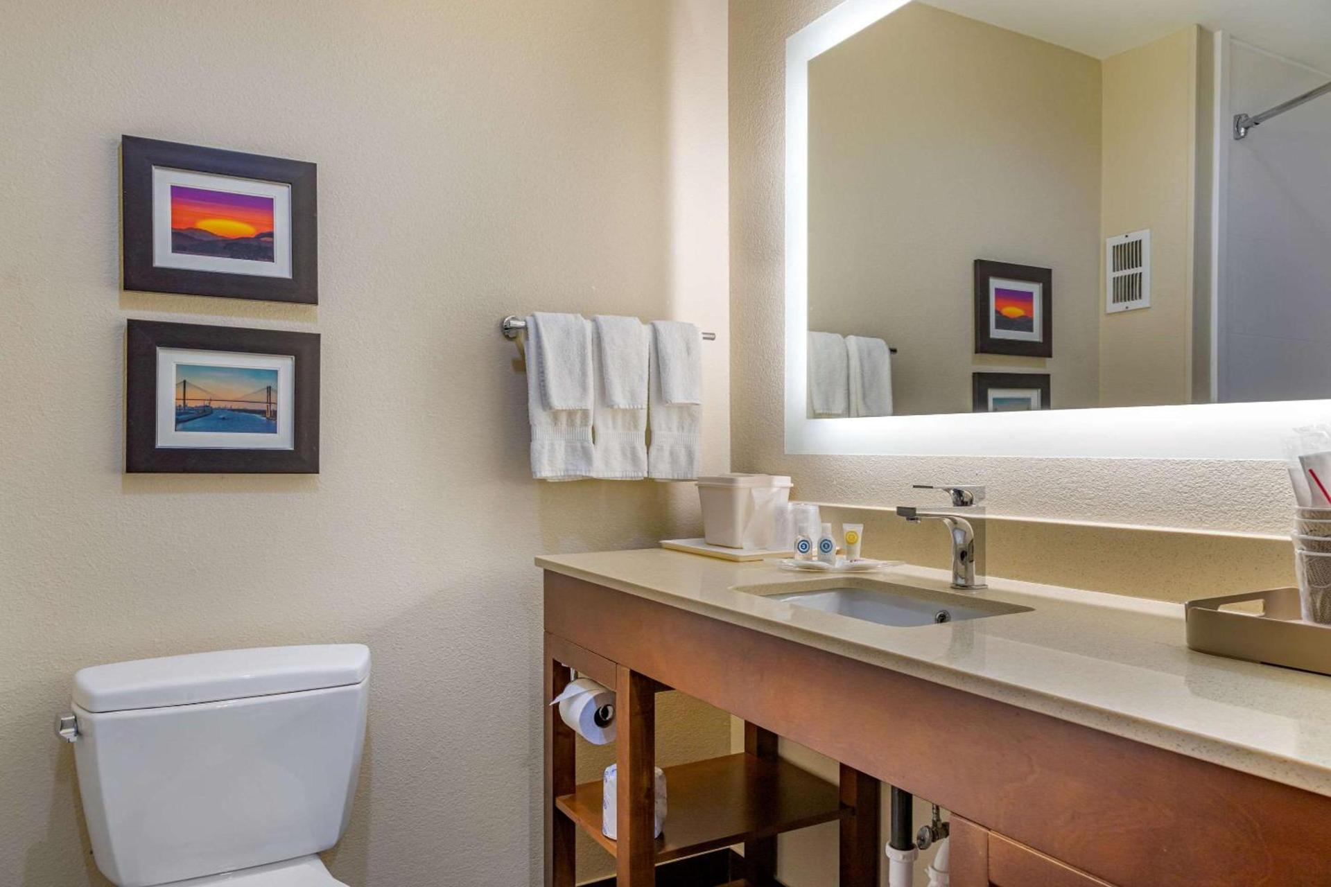 Comfort Suites Savannah Gateway I-95 photo 28