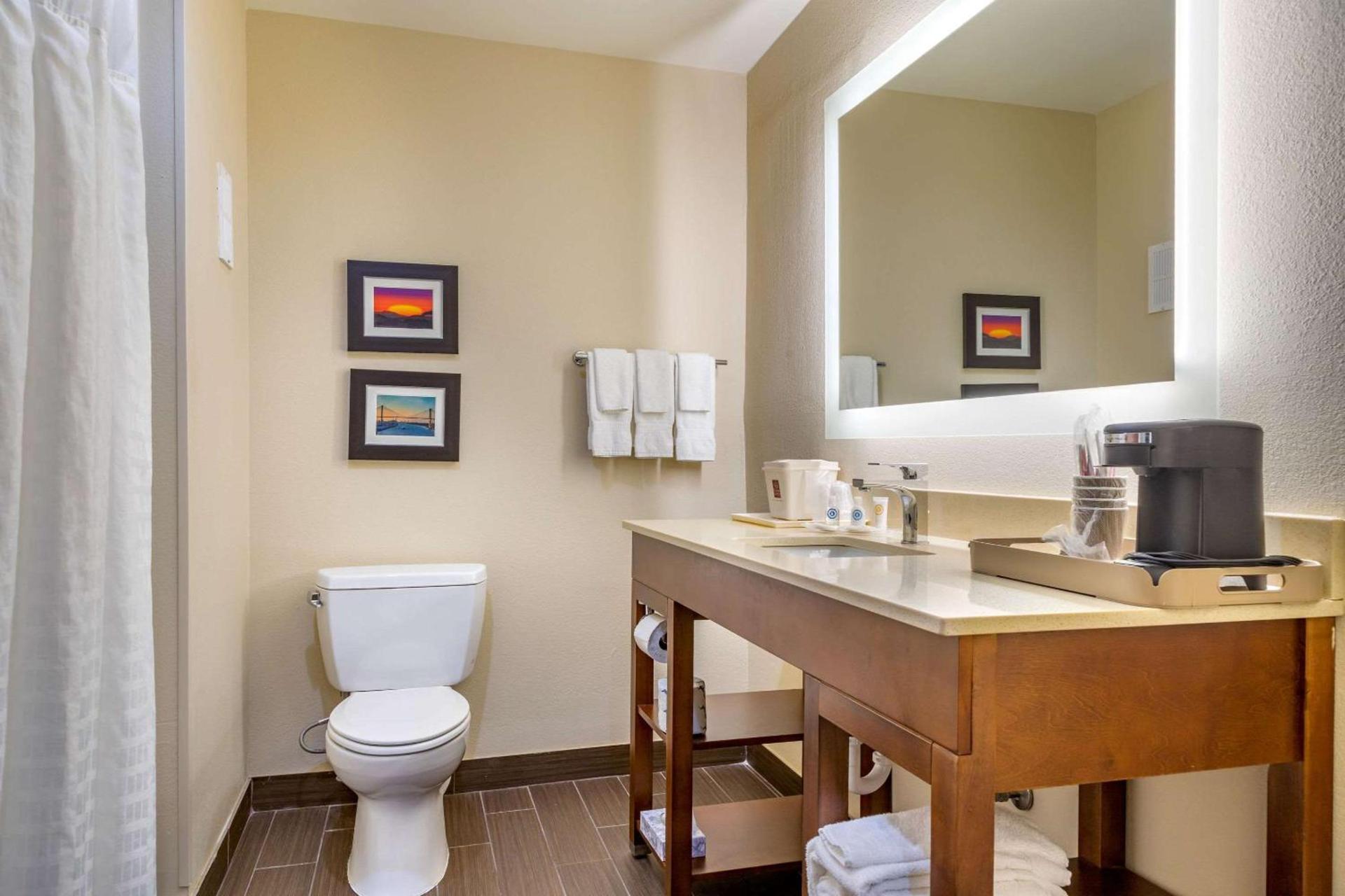 Comfort Suites Savannah Gateway I-95 photo 32