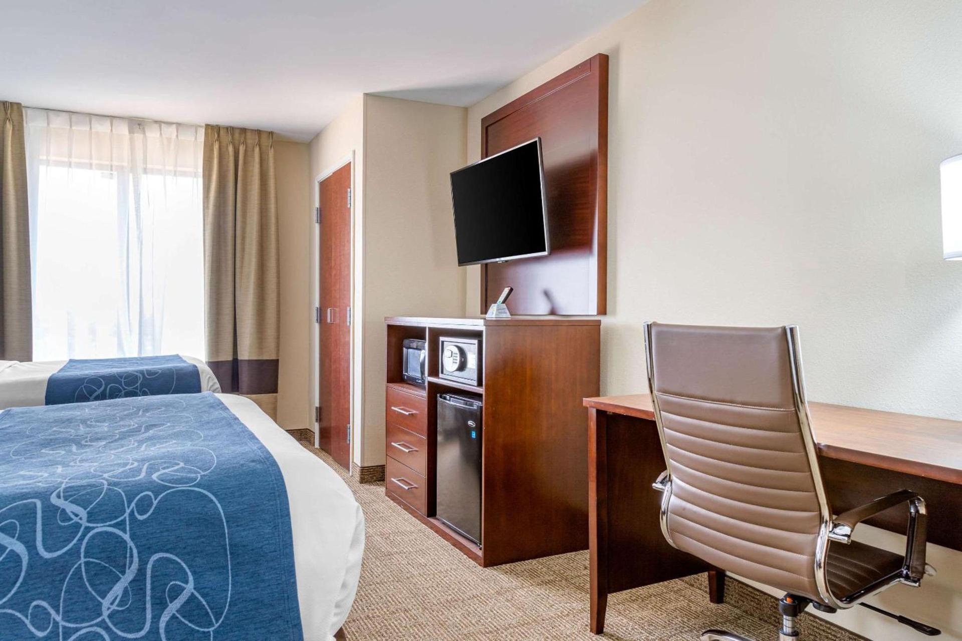 Comfort Suites Savannah Gateway I-95 photo 9