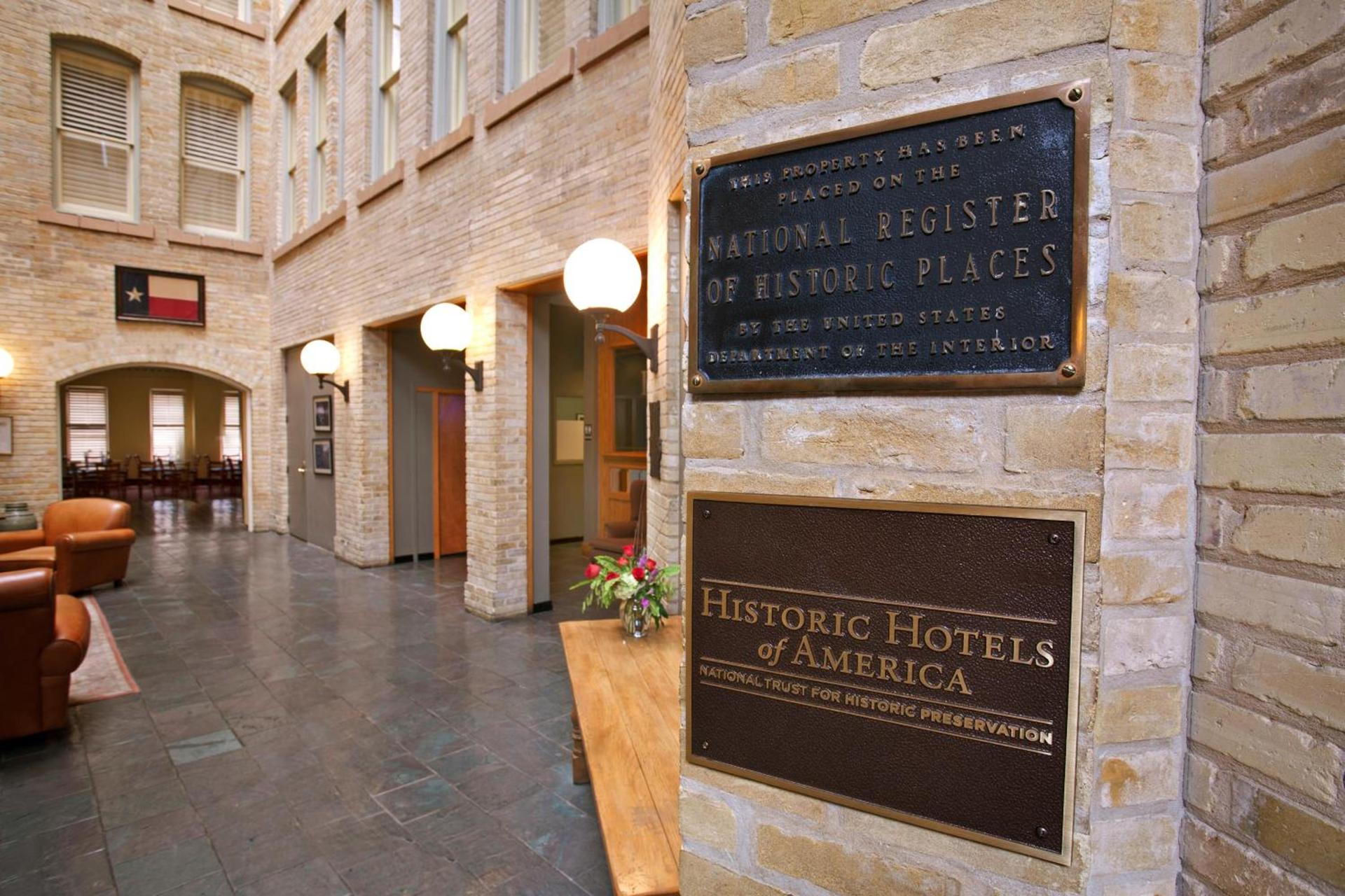 The Crockett Hotel photo 8