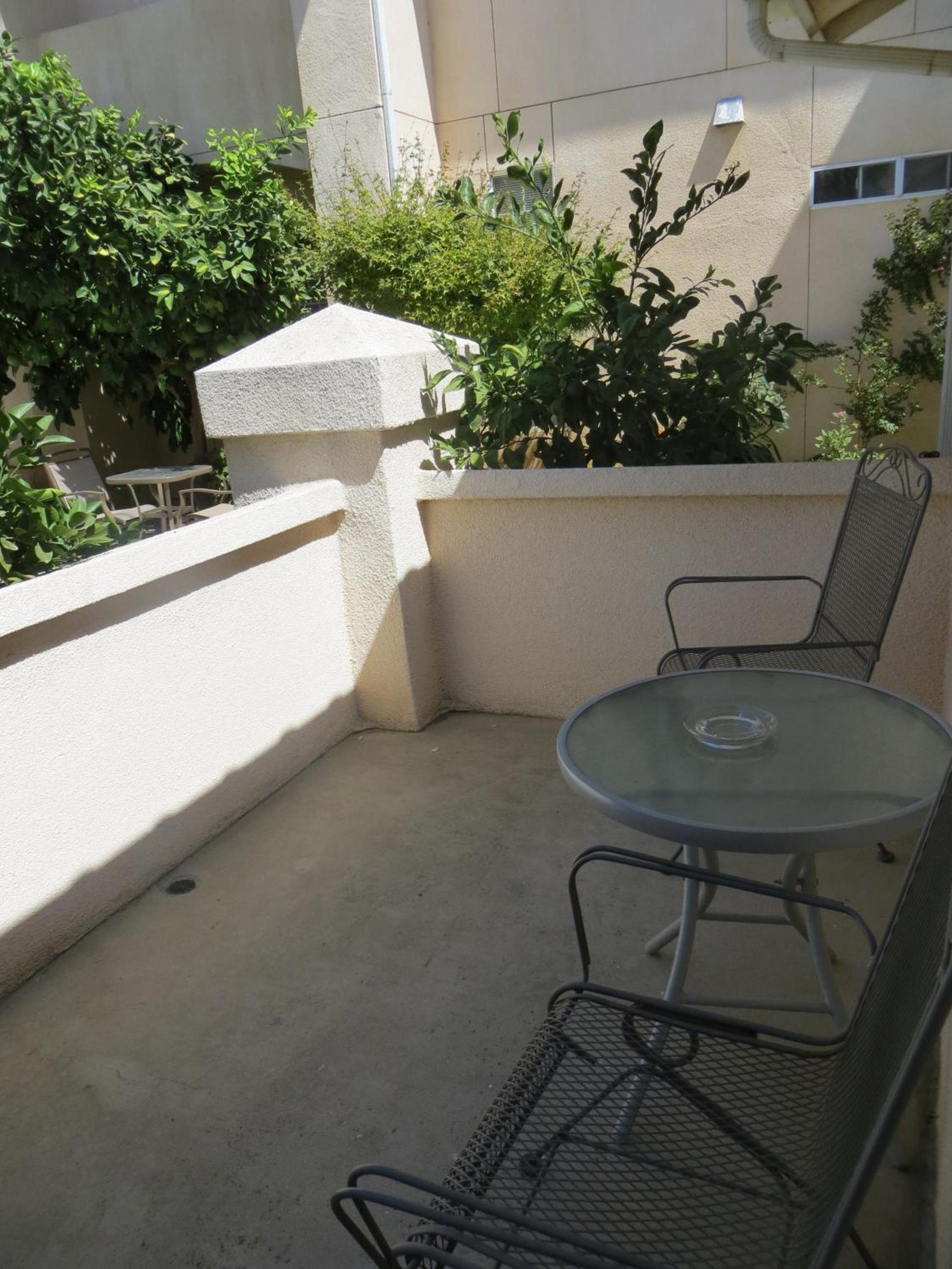 Garden Inn and Suites Fresno photo 22