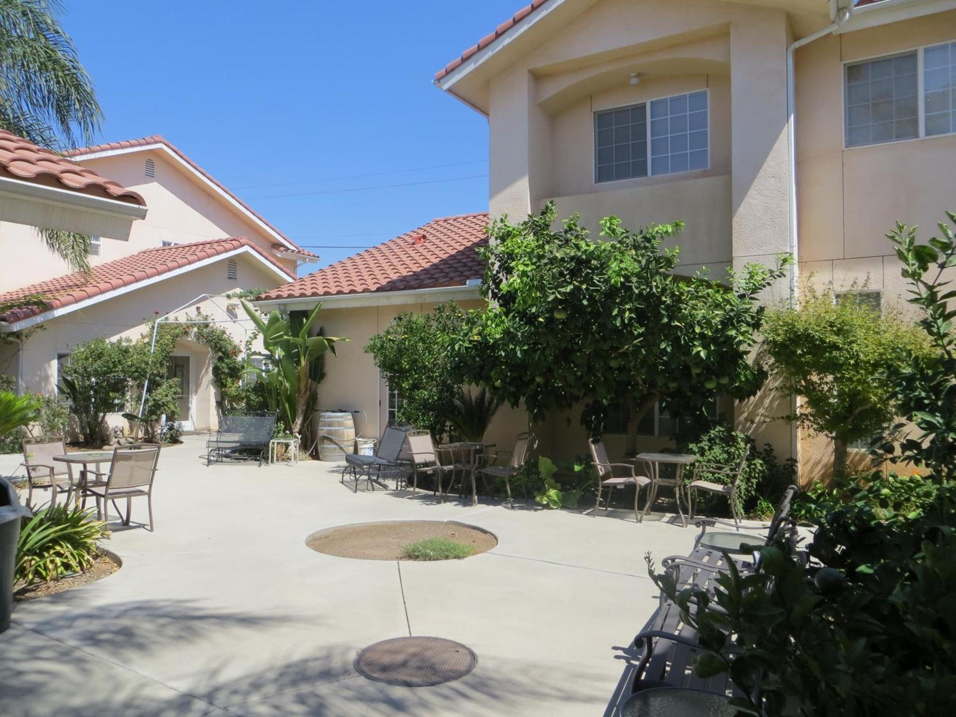 Garden Inn and Suites Fresno photo 13