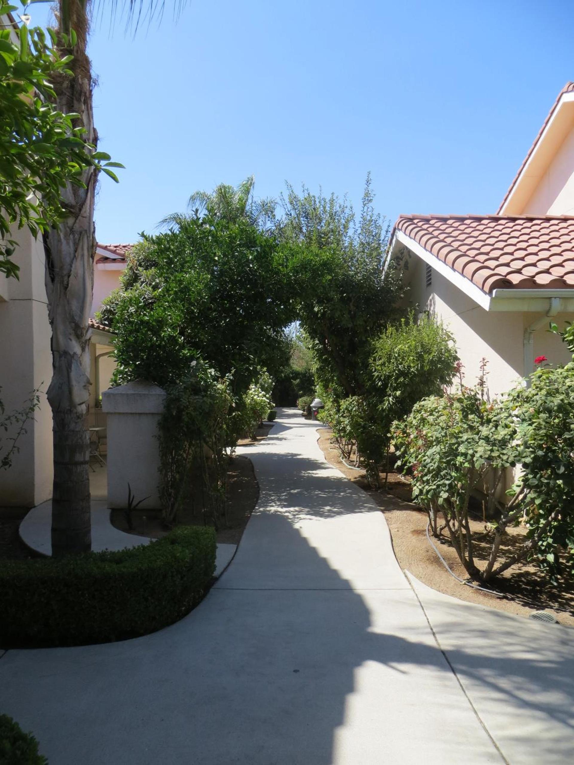 Garden Inn and Suites Fresno photo 21