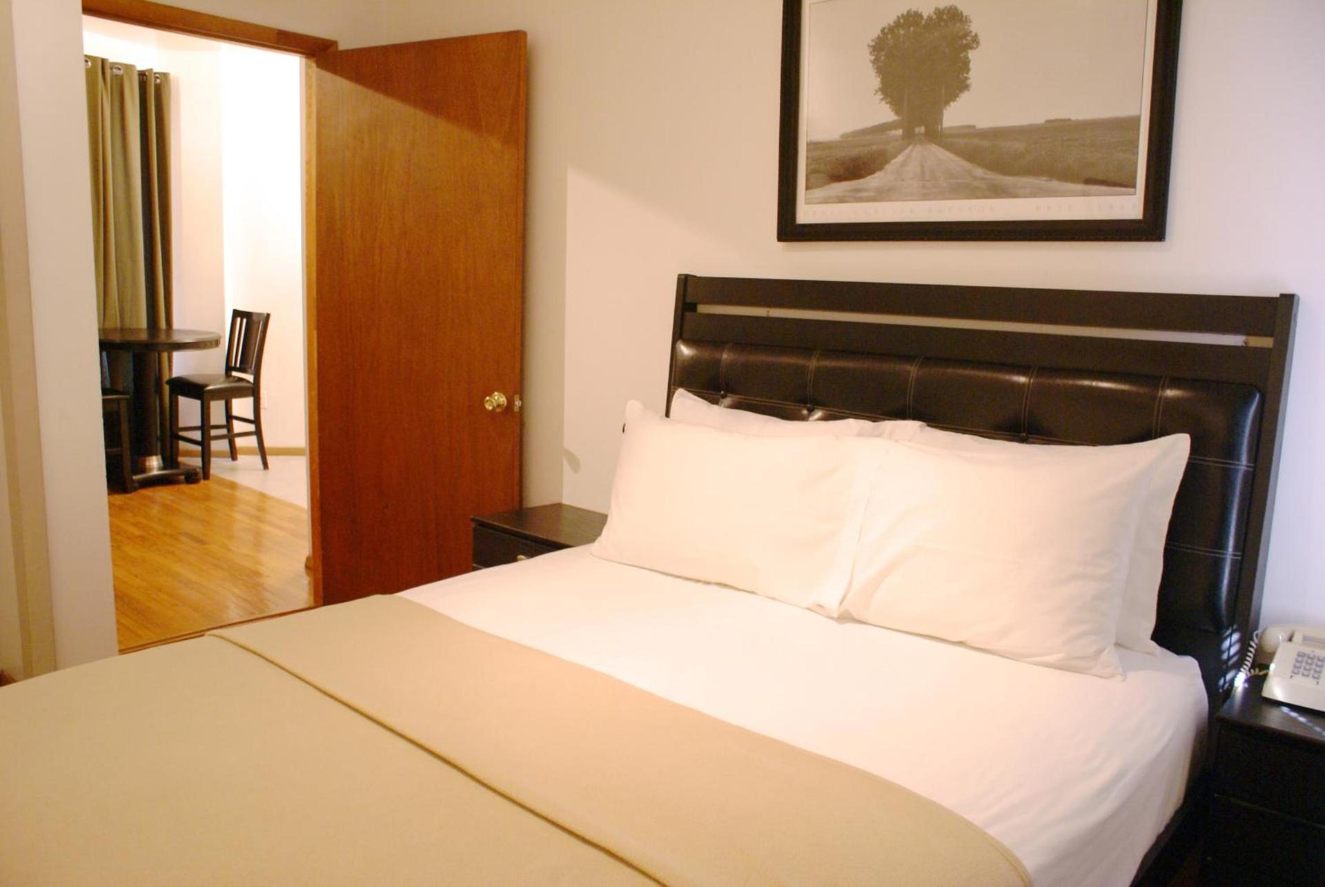 Off SoHo Suites Hotel photo 13