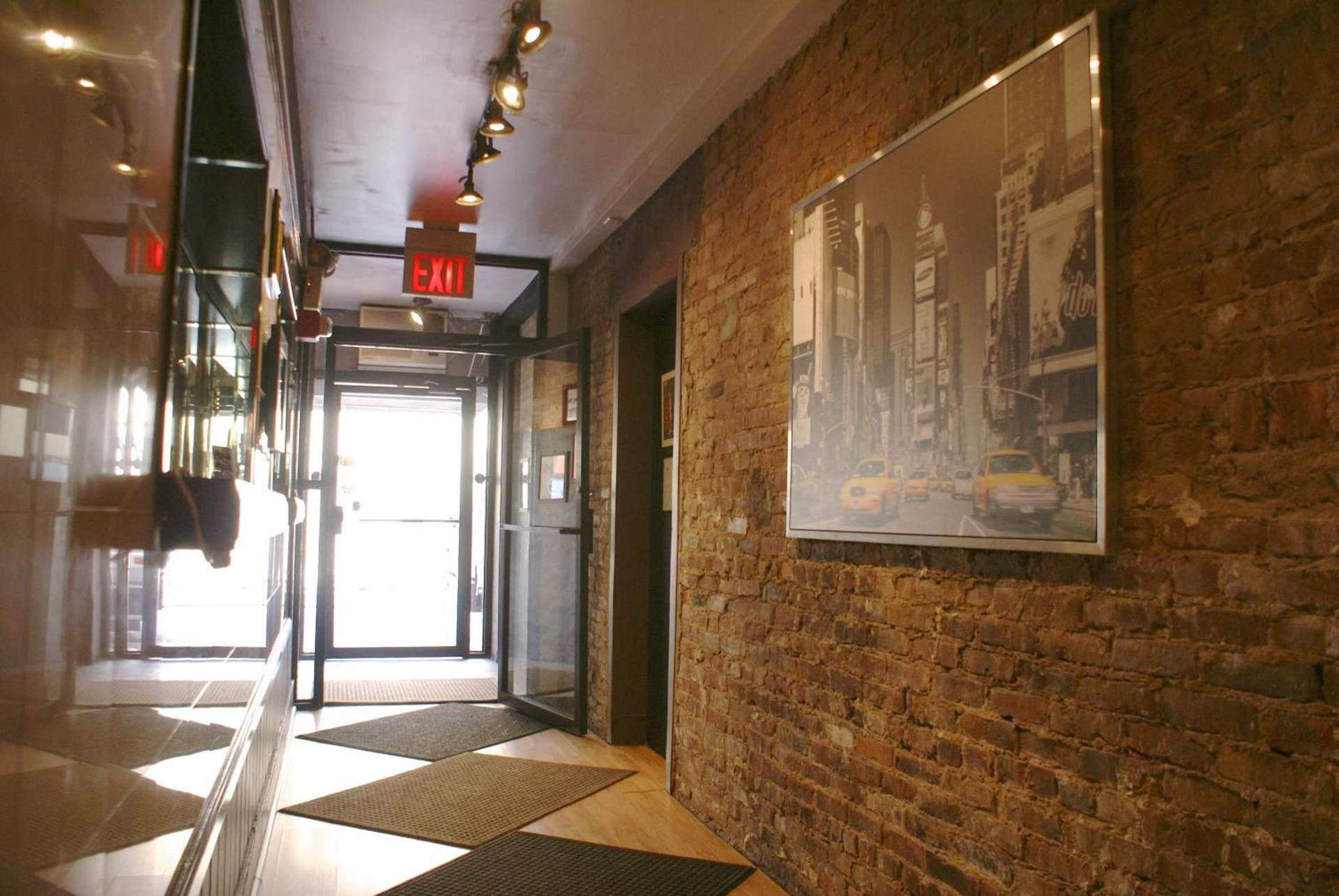 Off SoHo Suites Hotel photo 12