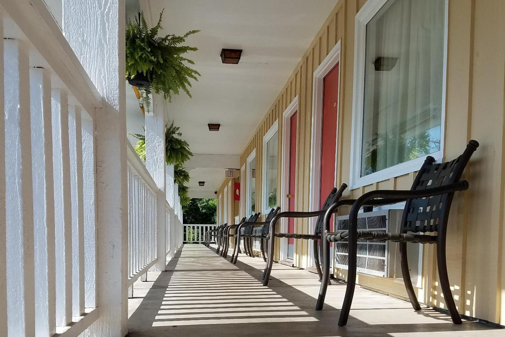 Homestead Motel photo 60
