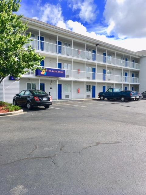 InTown Suites Extended Stay North Charleston SC - Rivers Ave photo 4