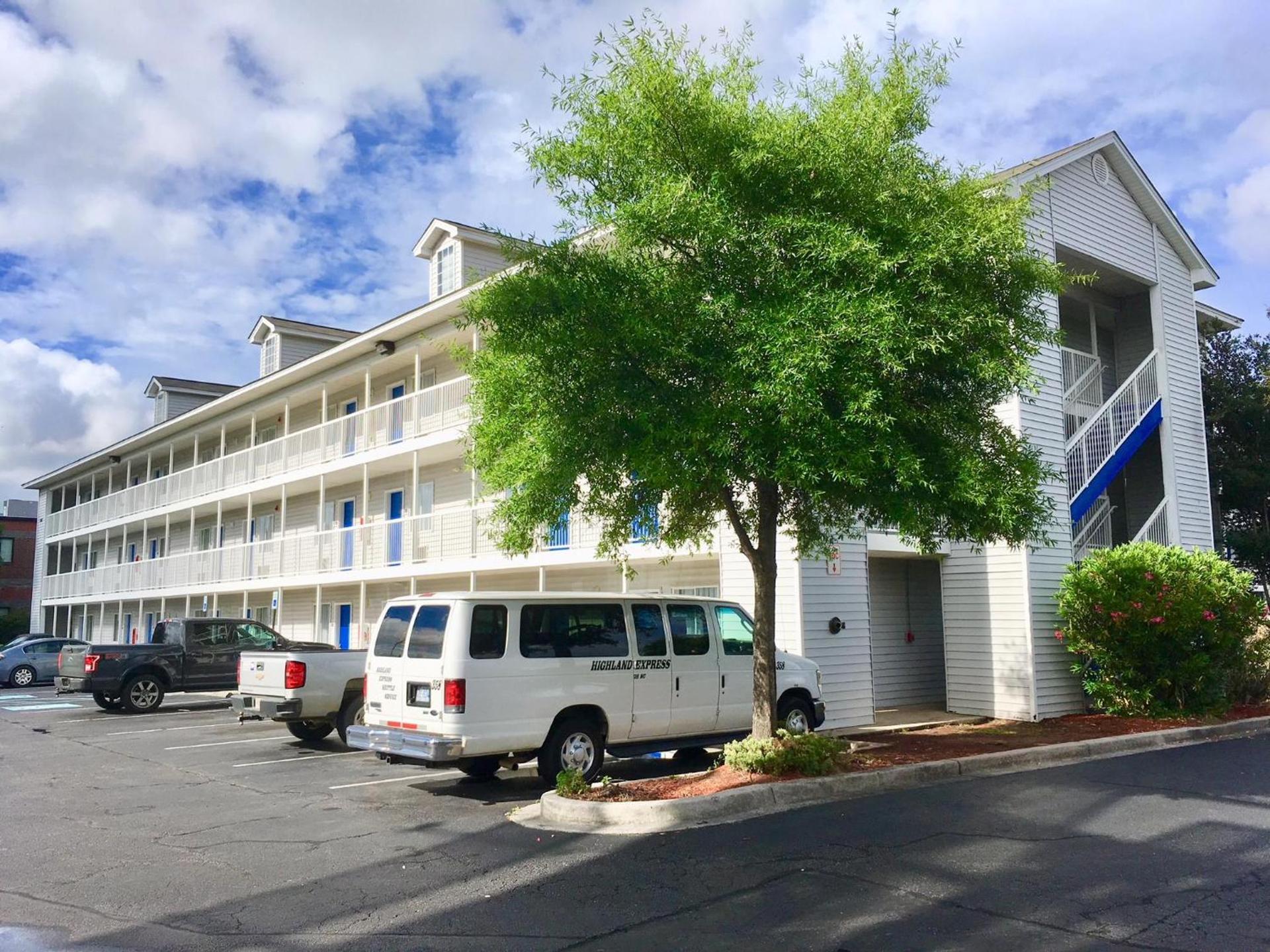 InTown Suites Extended Stay North Charleston SC - Rivers Ave photo 1
