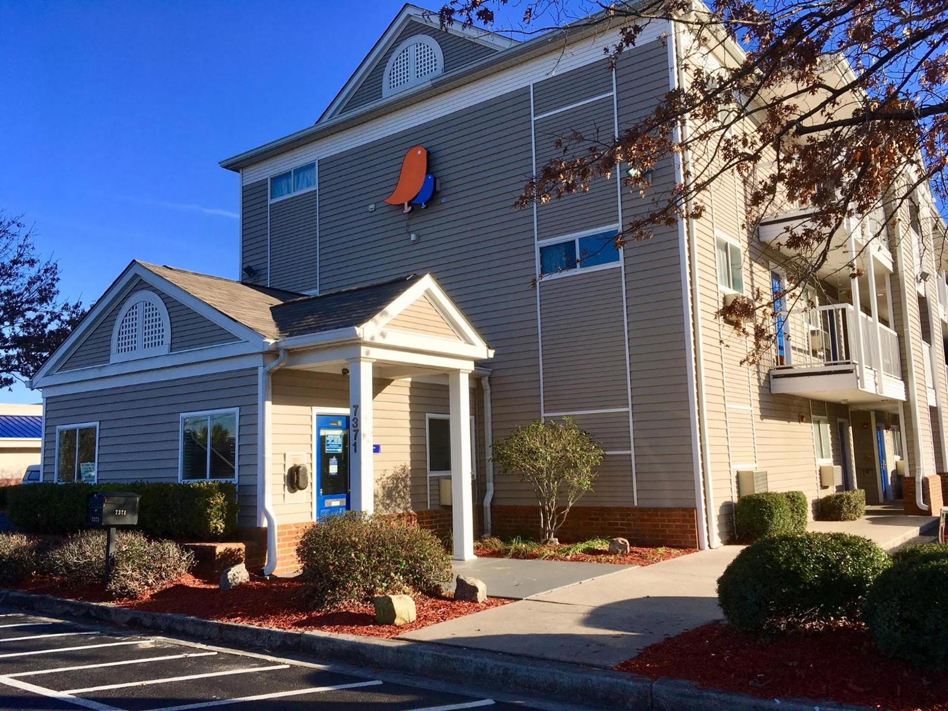 InTown Suites Extended Stay North Charleston SC - Ashley Phosphate photo 3