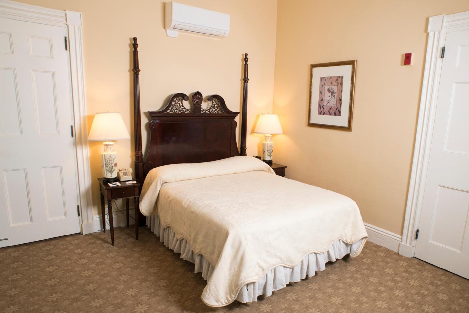 Middlebury Inn photo 24