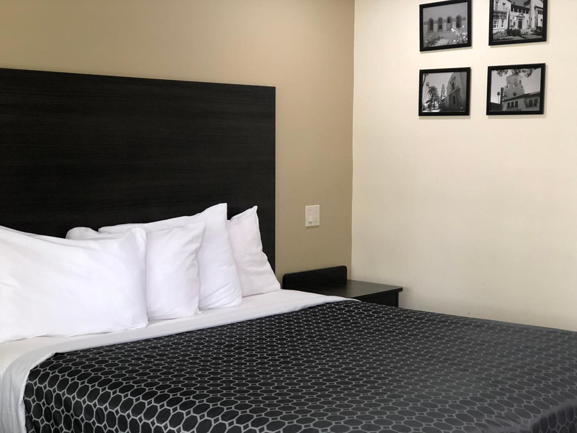 Simply Home Inn & Suites - Riverside photo 5