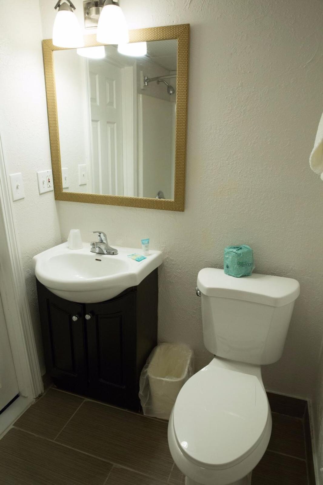 Bourne Bridge Inn photo 13