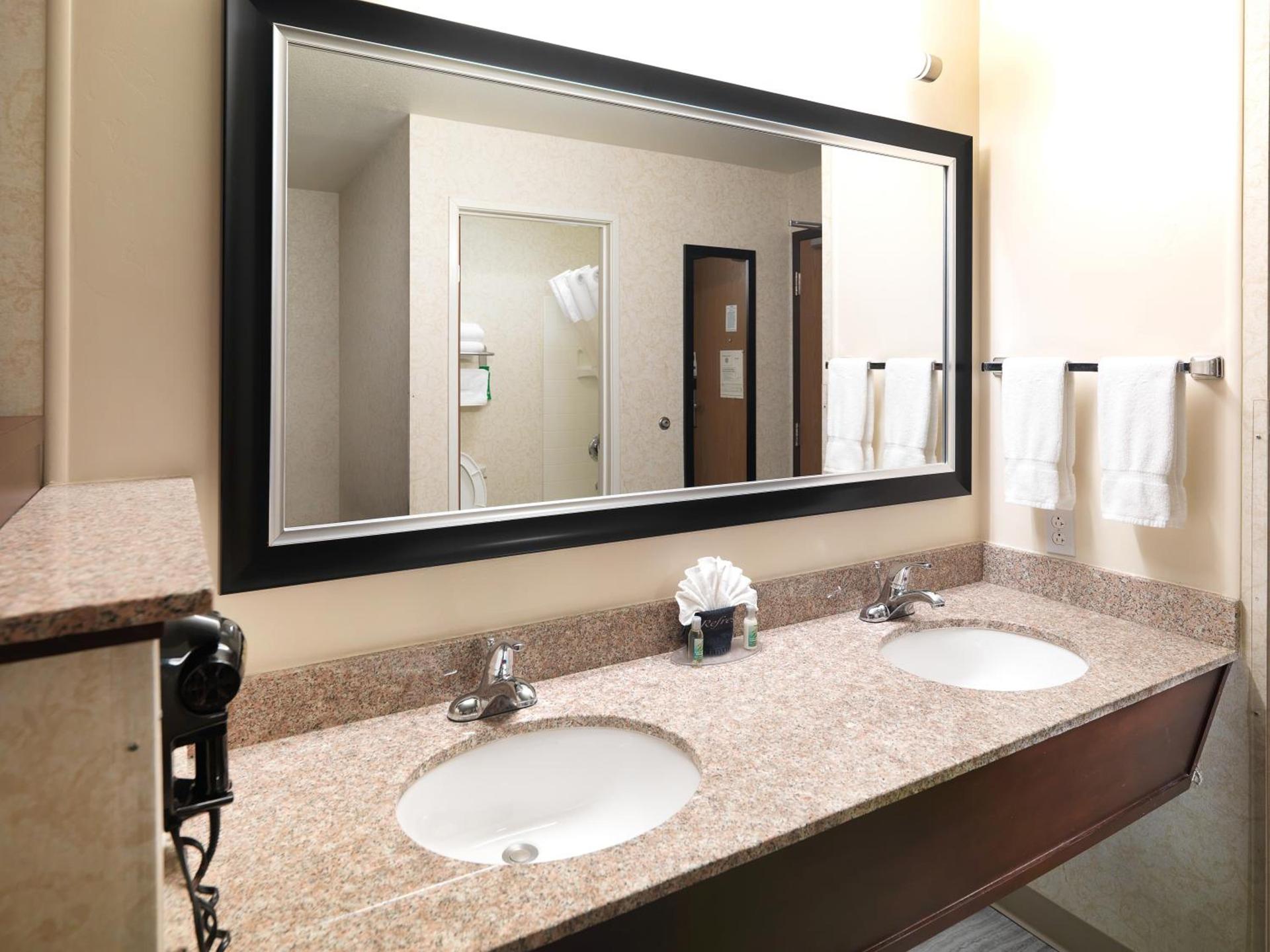 Crystal Inn Hotel & Suites - Salt Lake City photo 12