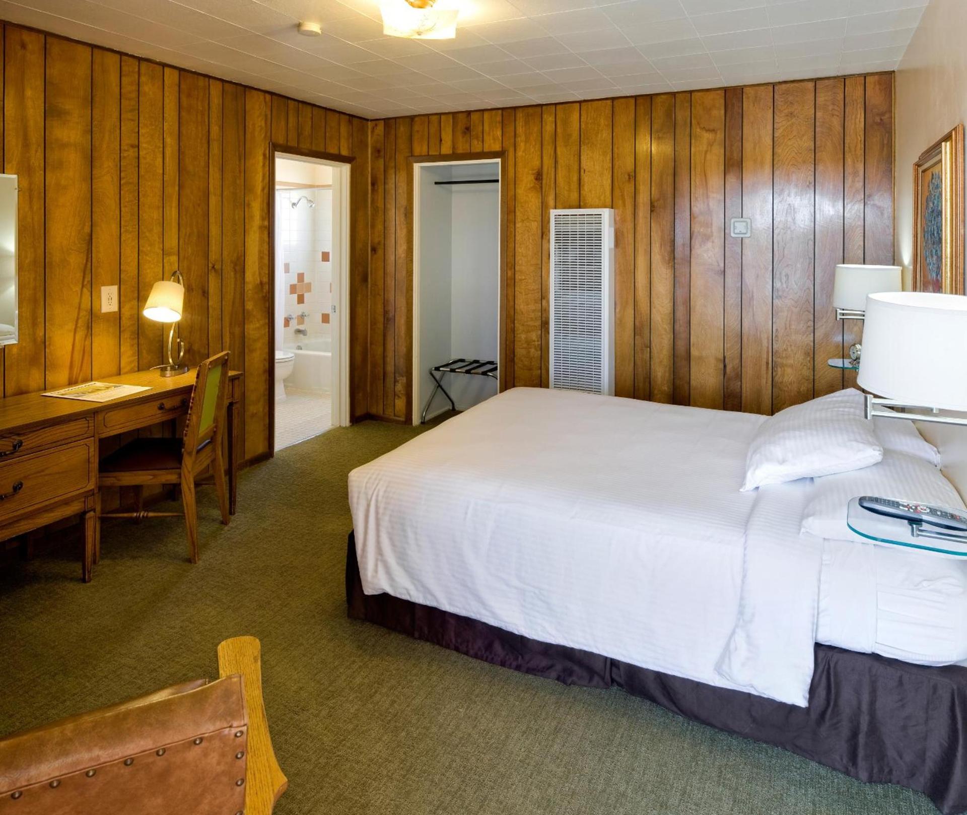 Sunset Motel Moriarty photo 31