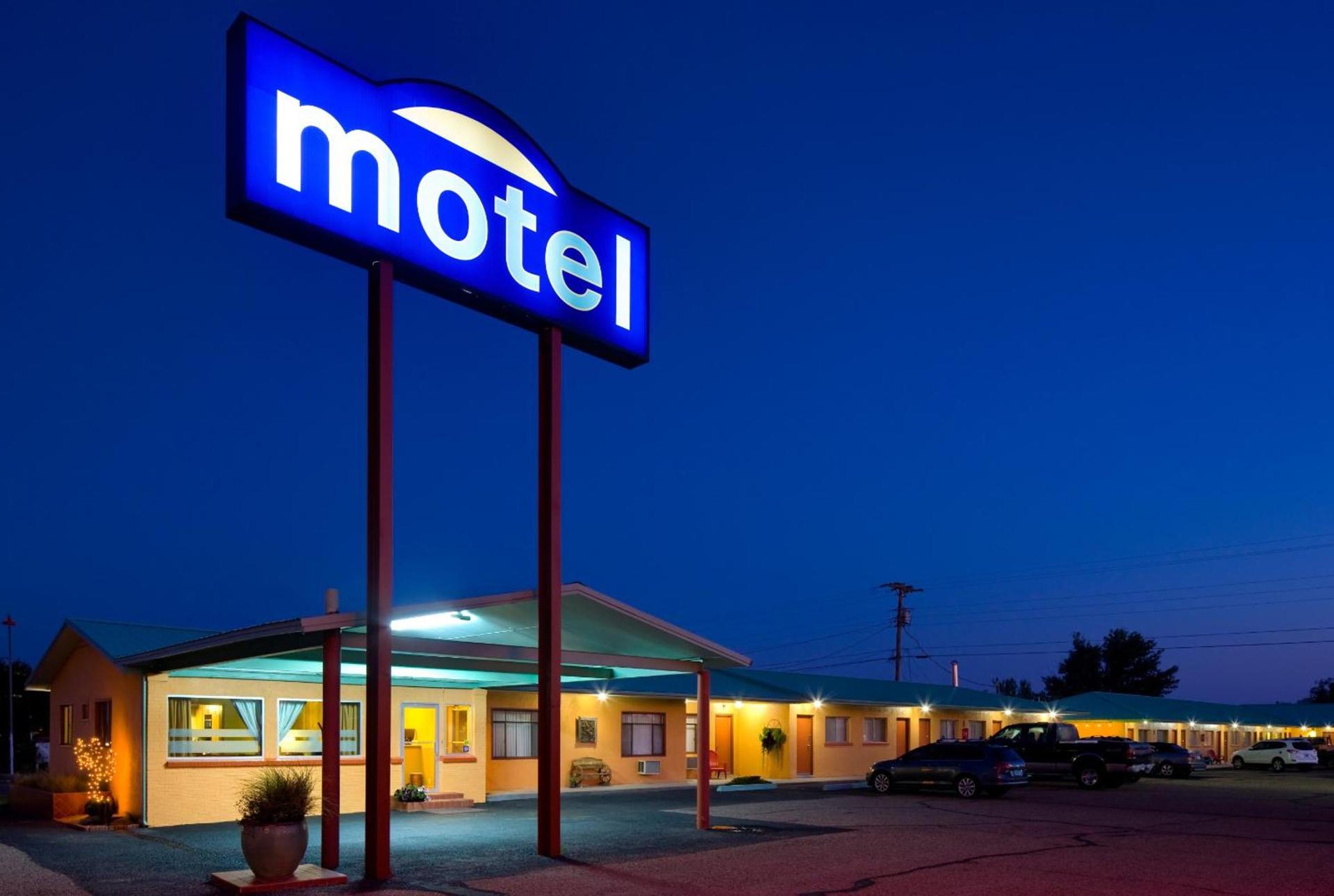 Sunset Motel Moriarty photo 79