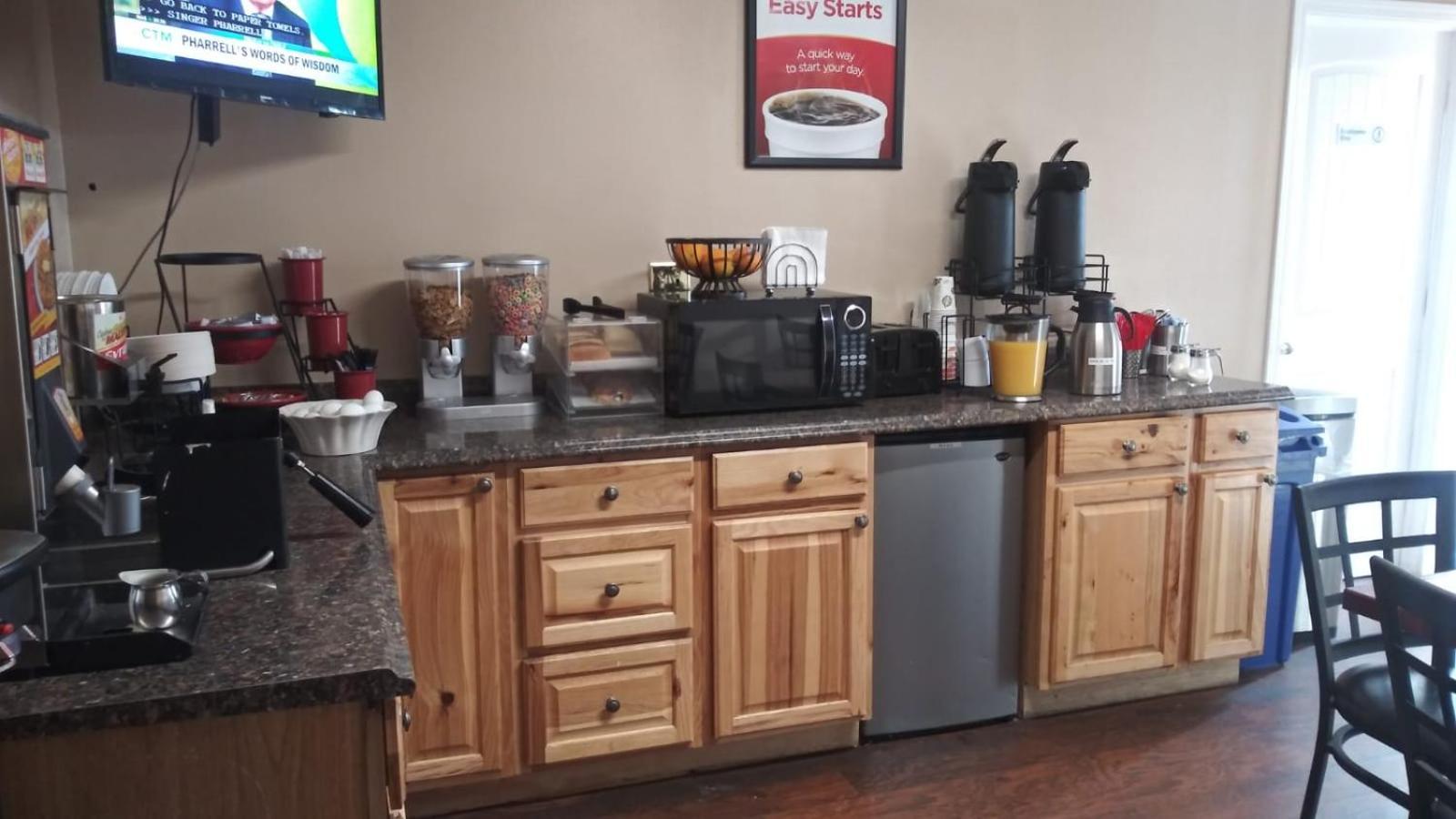 Holiday Lodge Yakima photo 8
