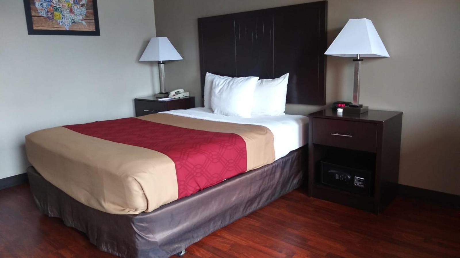 Holiday Lodge Yakima photo 4