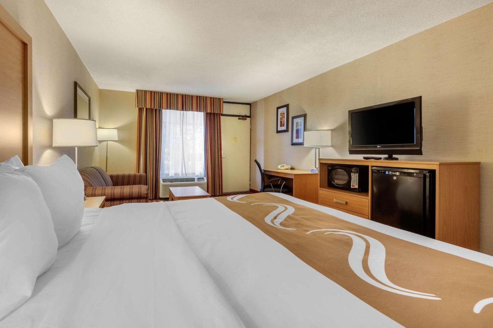Quality Inn Exit 4 photo 43