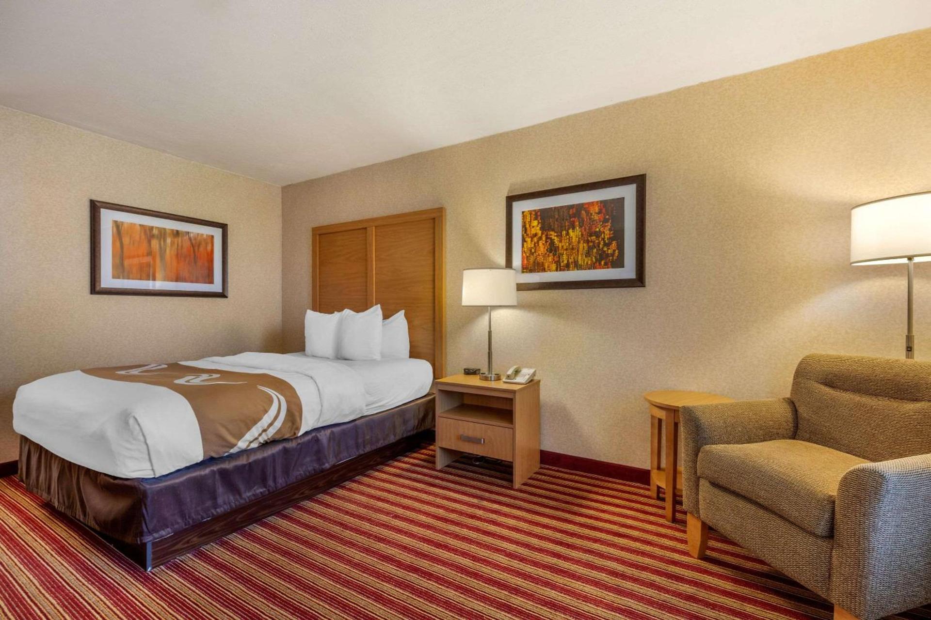 Quality Inn Exit 4 photo 40