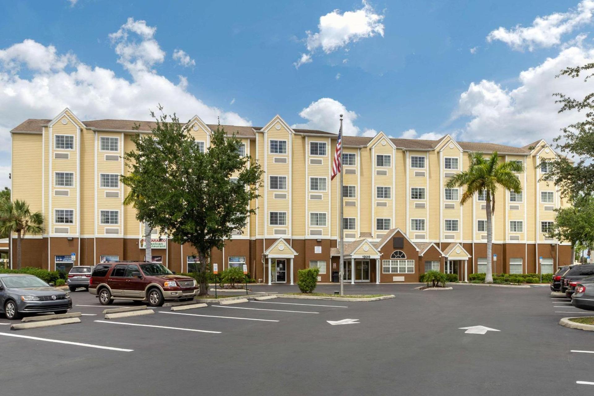 Quality Inn & Suites Lehigh Acres Fort Myers photo 2