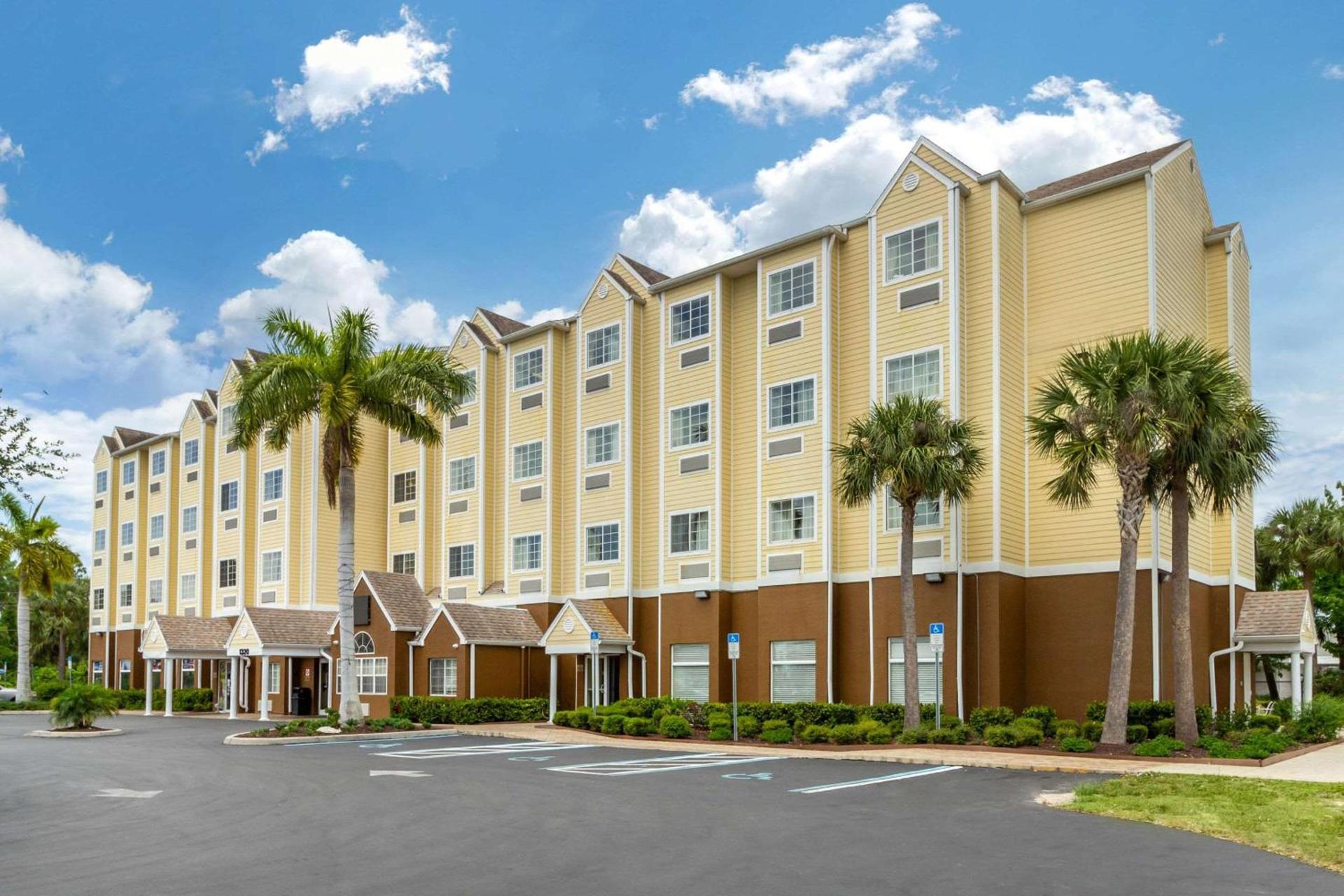 Quality Inn & Suites Lehigh Acres Fort Myers photo 1