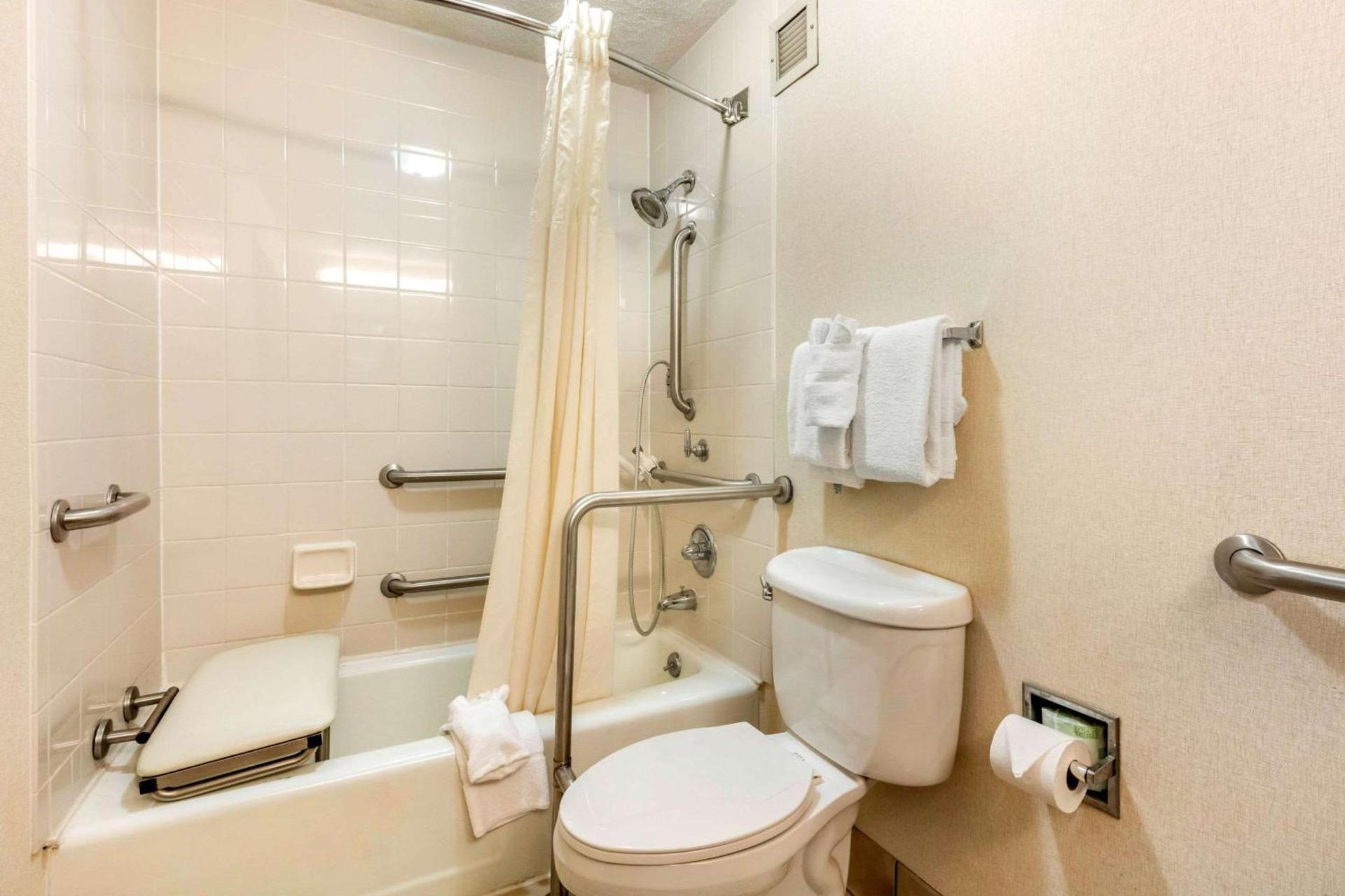 Quality Inn Exit 4 photo 22