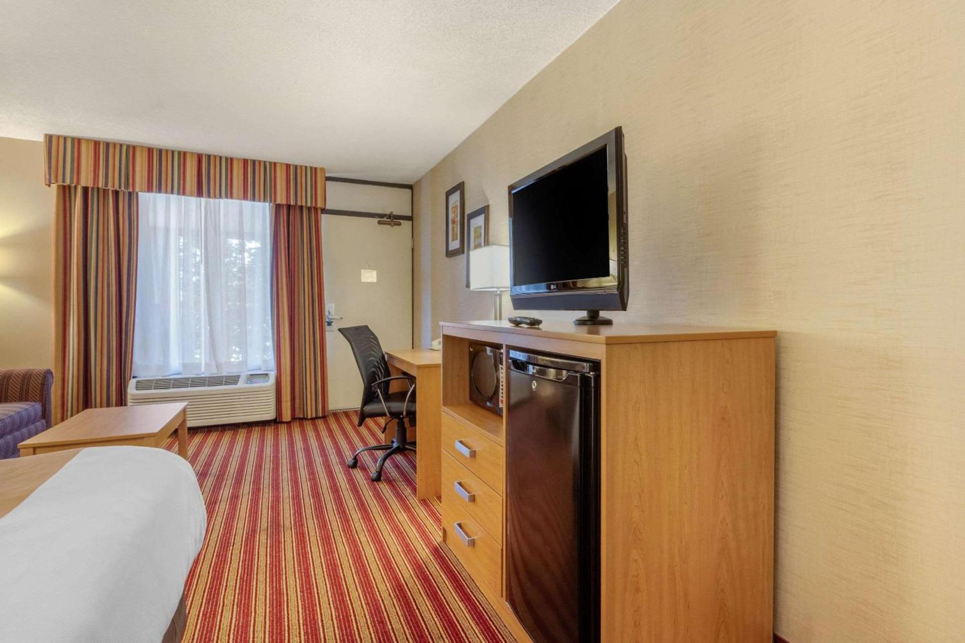 Quality Inn Exit 4 photo 15